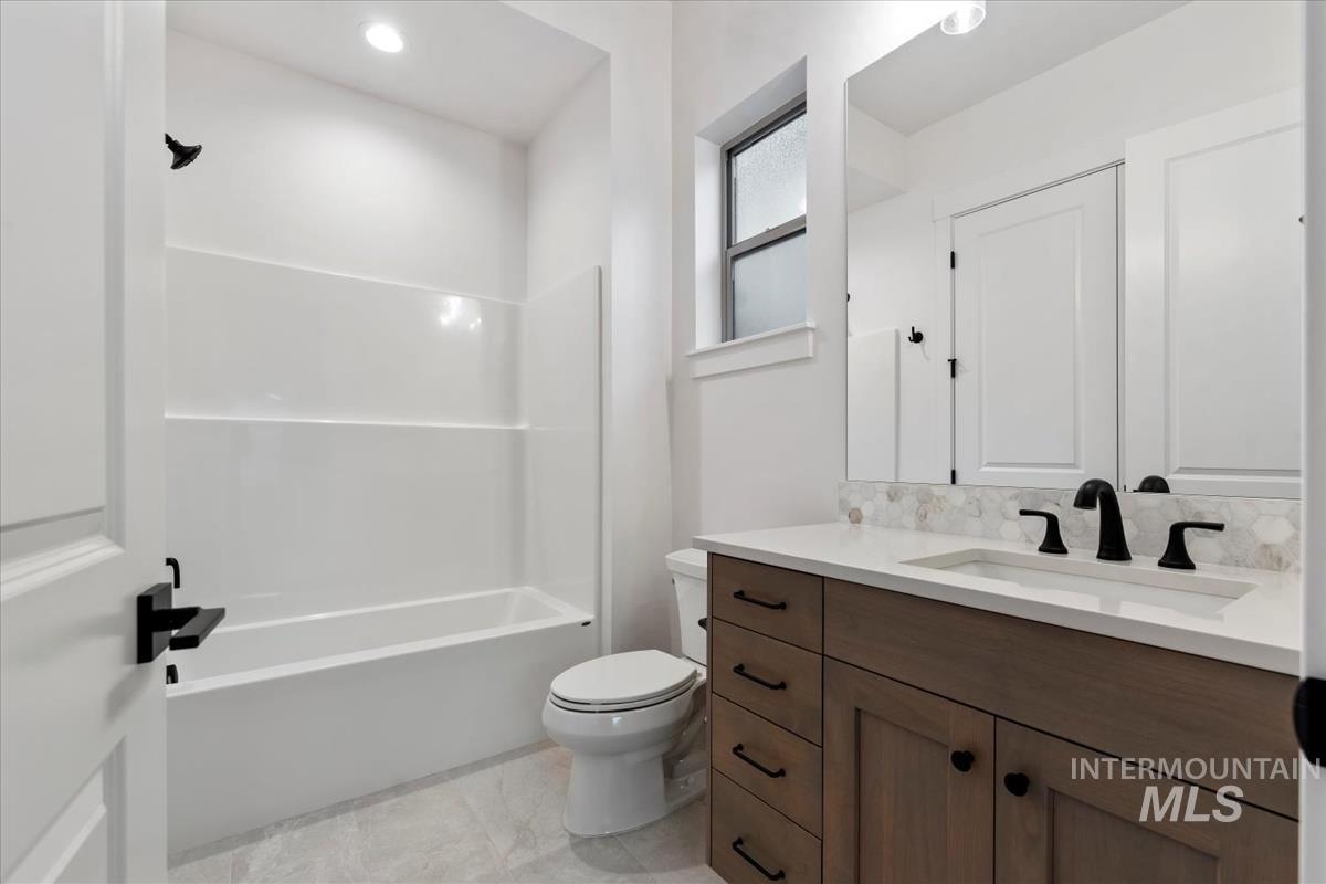 2085 E Blakehurst Ave, Kuna, Idaho 83634, 4 Bedrooms, 3 Bathrooms, Residential For Sale, Price $799,880, 98971642