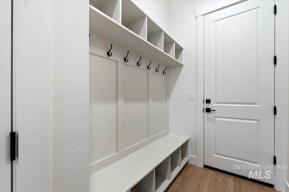 2085 E Blakehurst Ave, Kuna, Idaho 83634, 4 Bedrooms, 3 Bathrooms, Residential For Sale, Price $799,880, 98971642