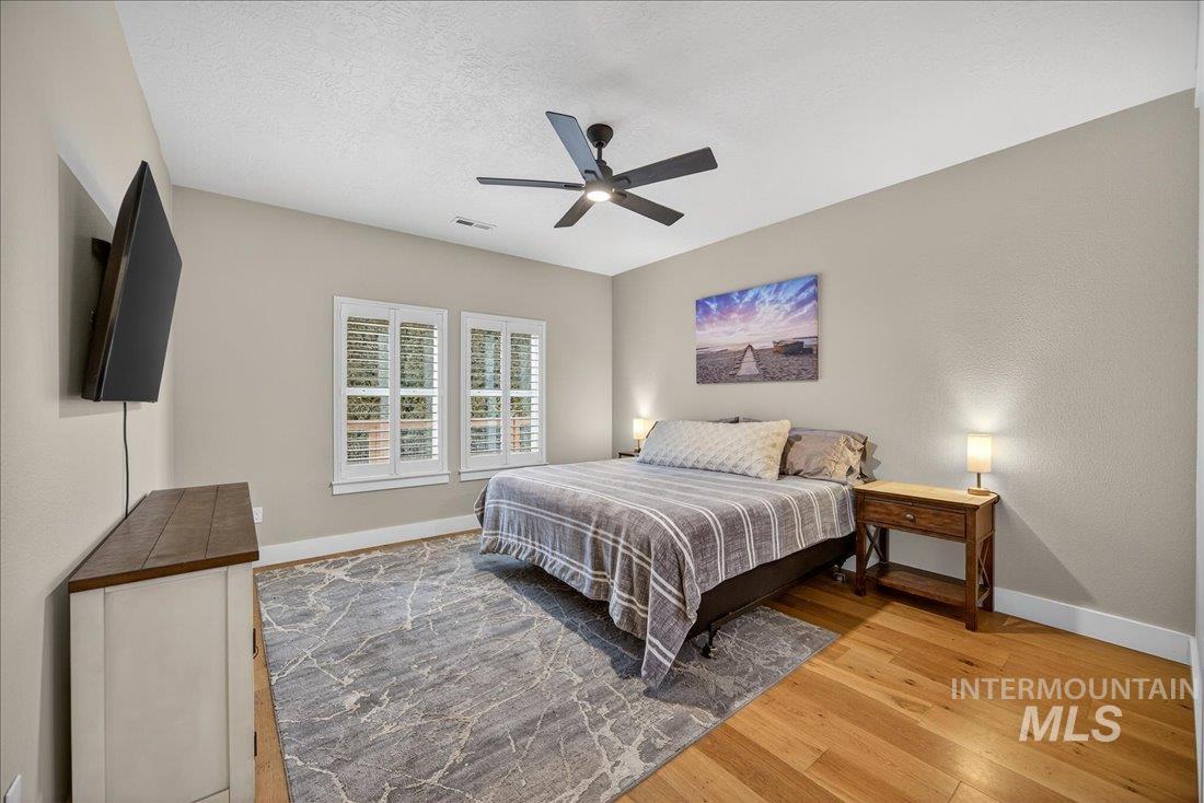 782 N Pringlewood, Star, Idaho 83669, 4 Bedrooms, 2.5 Bathrooms, Residential For Sale, Price $529,000,MLS 98971643