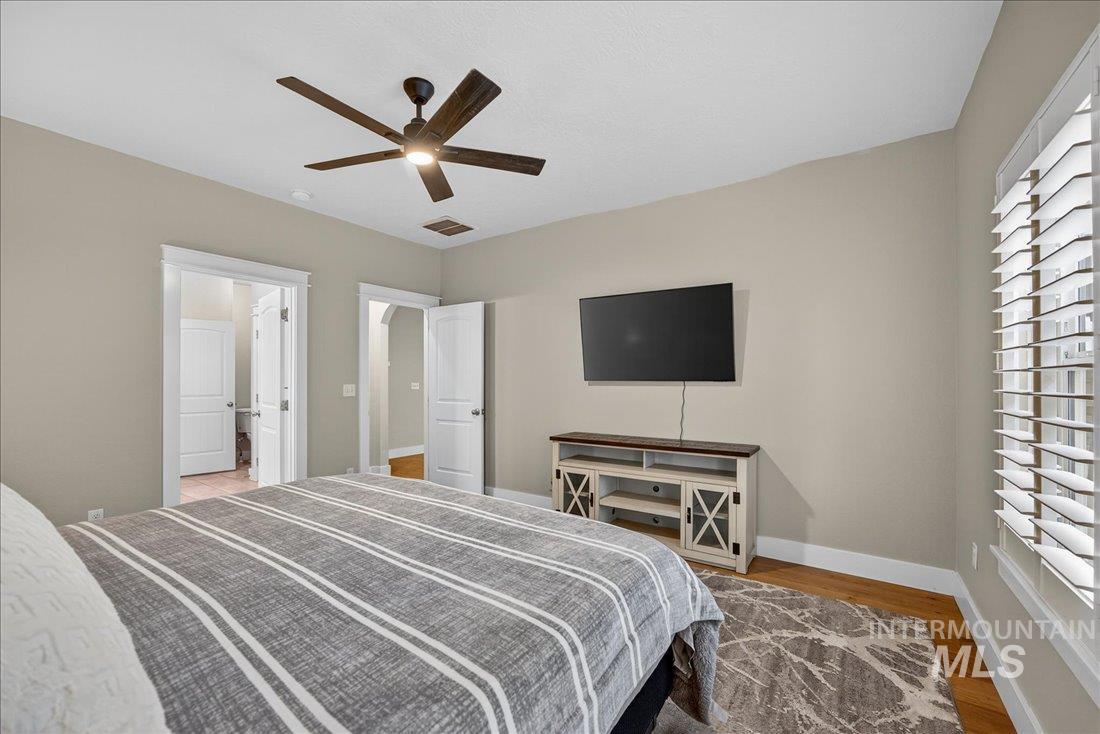 782 N Pringlewood, Star, Idaho 83669, 4 Bedrooms, 2.5 Bathrooms, Residential For Sale, Price $529,000,MLS 98971643