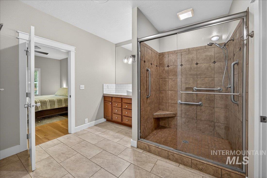 782 N Pringlewood, Star, Idaho 83669, 4 Bedrooms, 2.5 Bathrooms, Residential For Sale, Price $529,000,MLS 98971643