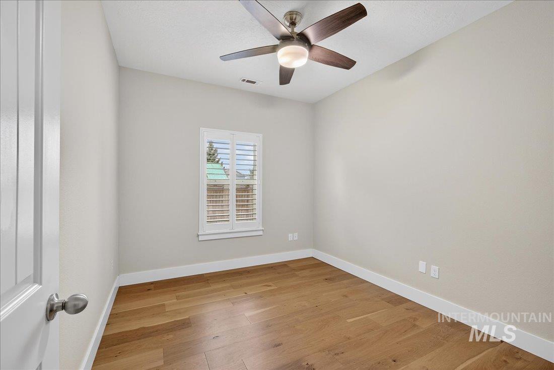 782 N Pringlewood, Star, Idaho 83669, 4 Bedrooms, 2.5 Bathrooms, Residential For Sale, Price $529,000,MLS 98971643