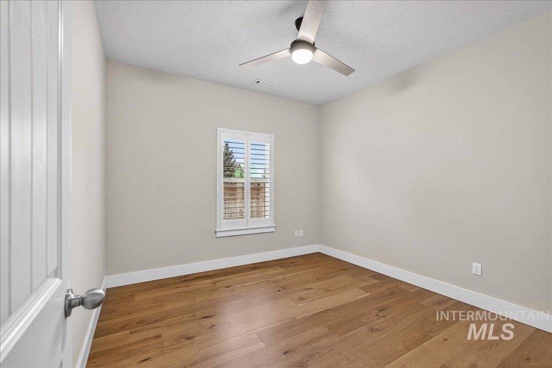 782 N Pringlewood, Star, Idaho 83669, 4 Bedrooms, 2.5 Bathrooms, Residential For Sale, Price $529,000,MLS 98971643