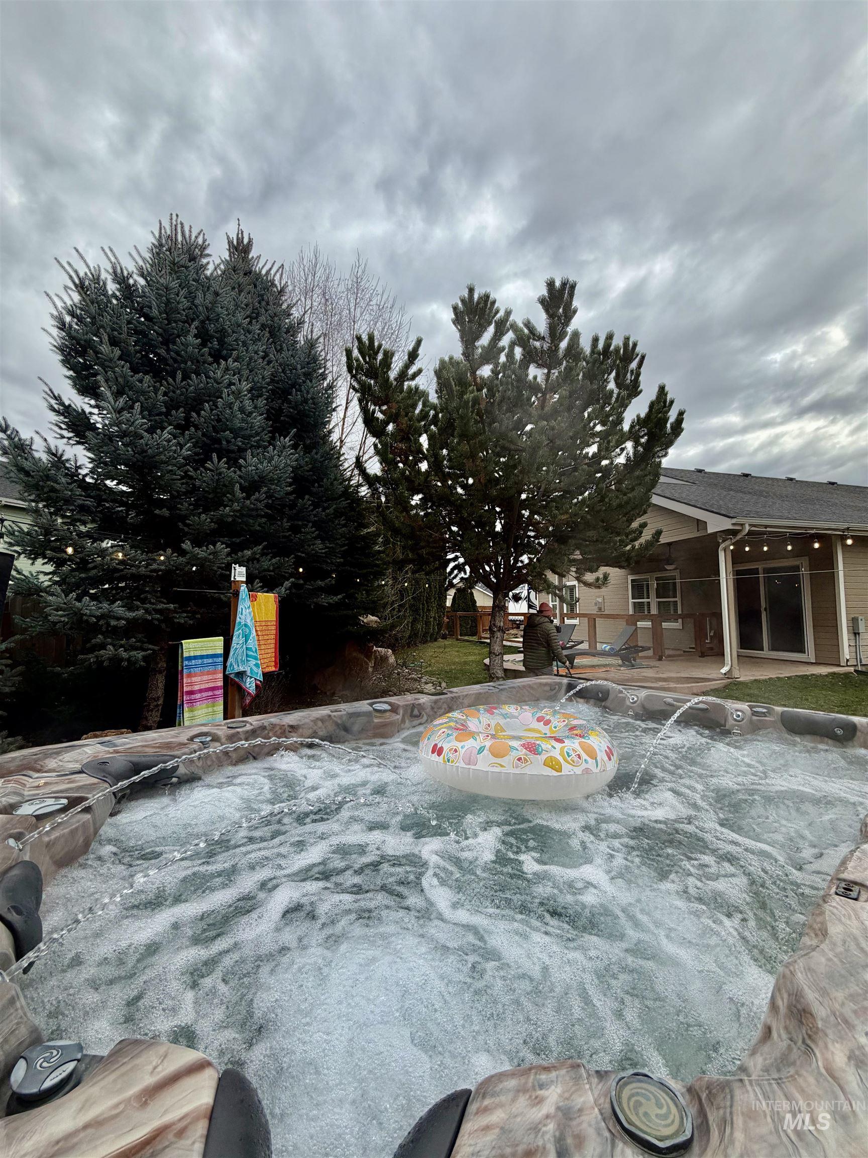 782 N Pringlewood, Star, Idaho 83669, 4 Bedrooms, 2.5 Bathrooms, Residential For Sale, Price $529,000,MLS 98971643
