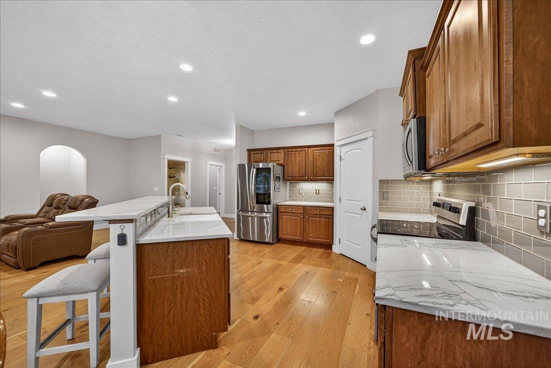 782 N Pringlewood, Star, Idaho 83669, 4 Bedrooms, 2.5 Bathrooms, Residential For Sale, Price $529,000,MLS 98971643