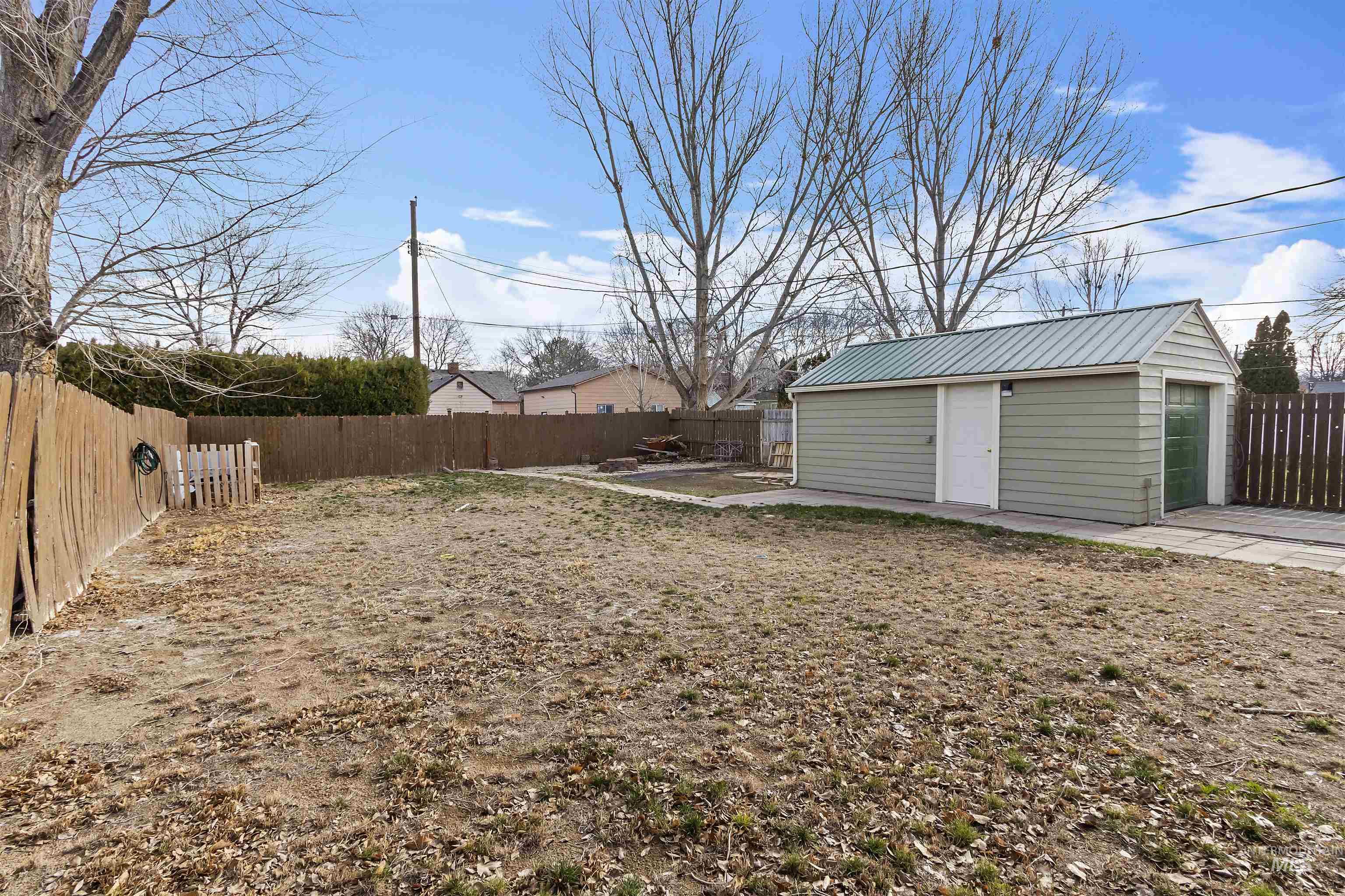 184 Taylor, Twin Falls, Idaho 83301, 3 Bedrooms, 2 Bathrooms, Residential For Sale, Price $335,000,MLS 98971644