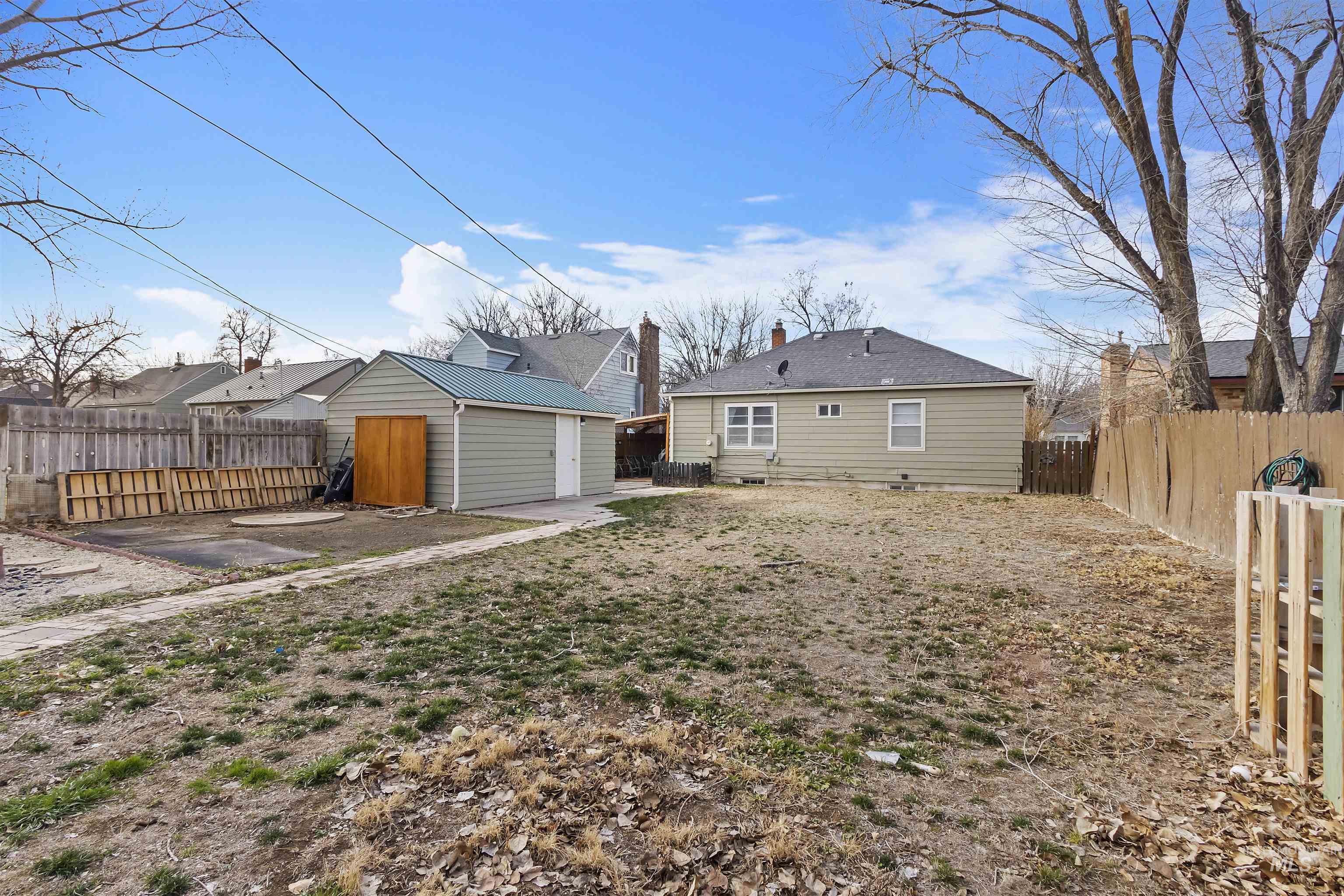 184 Taylor, Twin Falls, Idaho 83301, 3 Bedrooms, 2 Bathrooms, Residential For Sale, Price $329,999,MLS 98971644