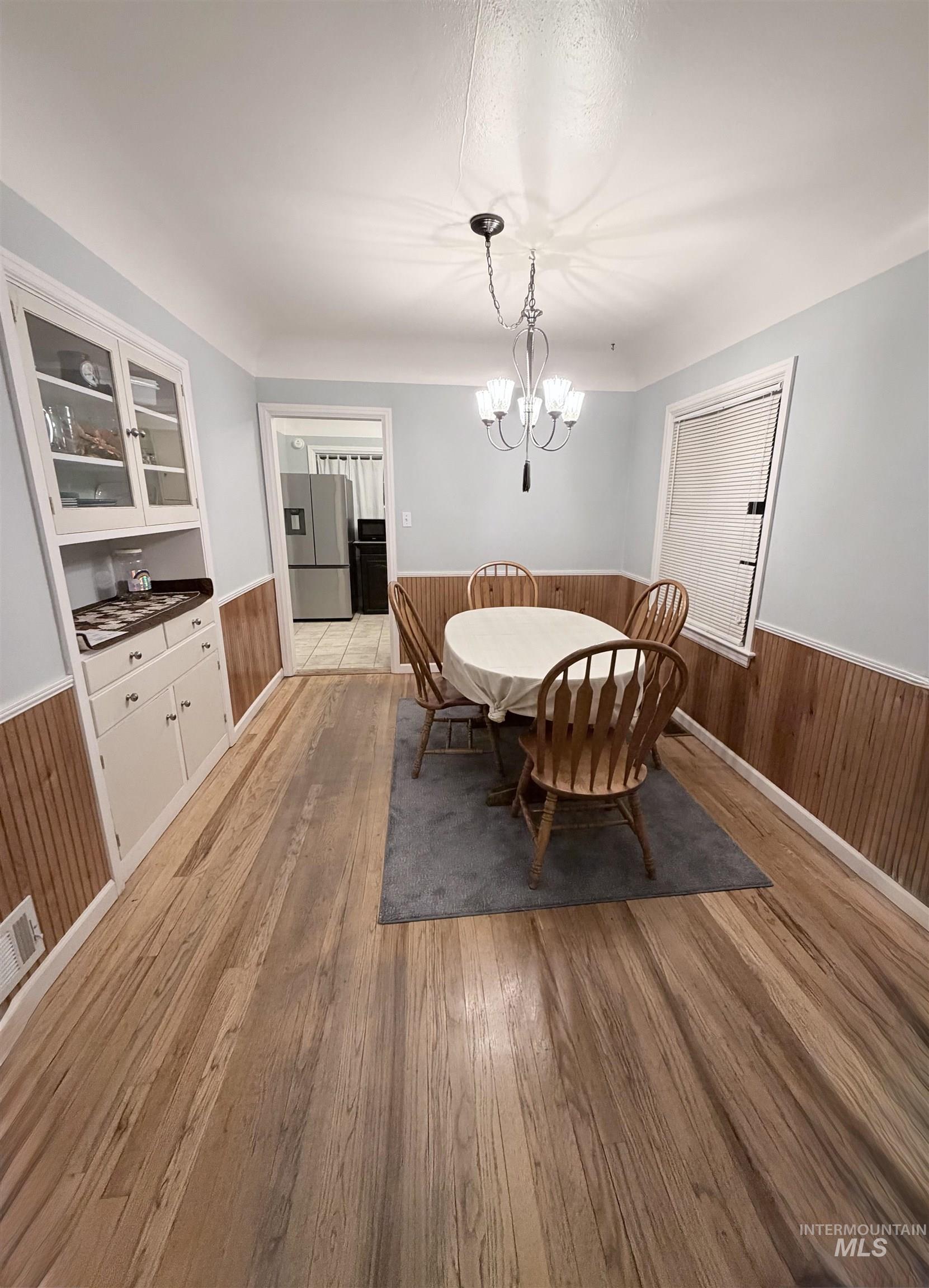 184 Taylor, Twin Falls, Idaho 83301, 3 Bedrooms, 2 Bathrooms, Residential For Sale, Price $329,999,MLS 98971644