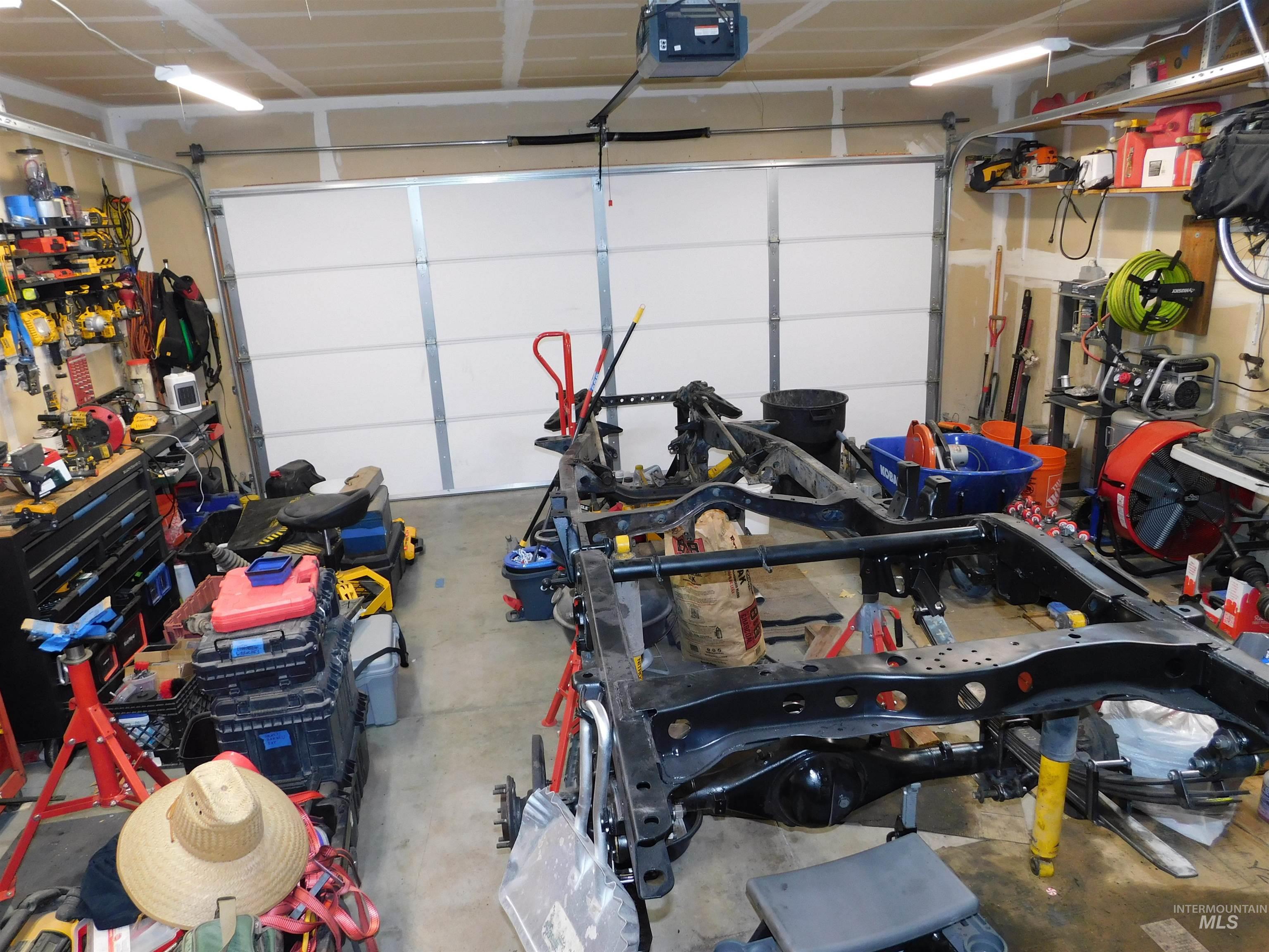 1416 Sunflower Court, Nampa, Idaho 83686, 3 Bedrooms, 2 Bathrooms, Residential For Sale, Price $340,000,MLS 98971646