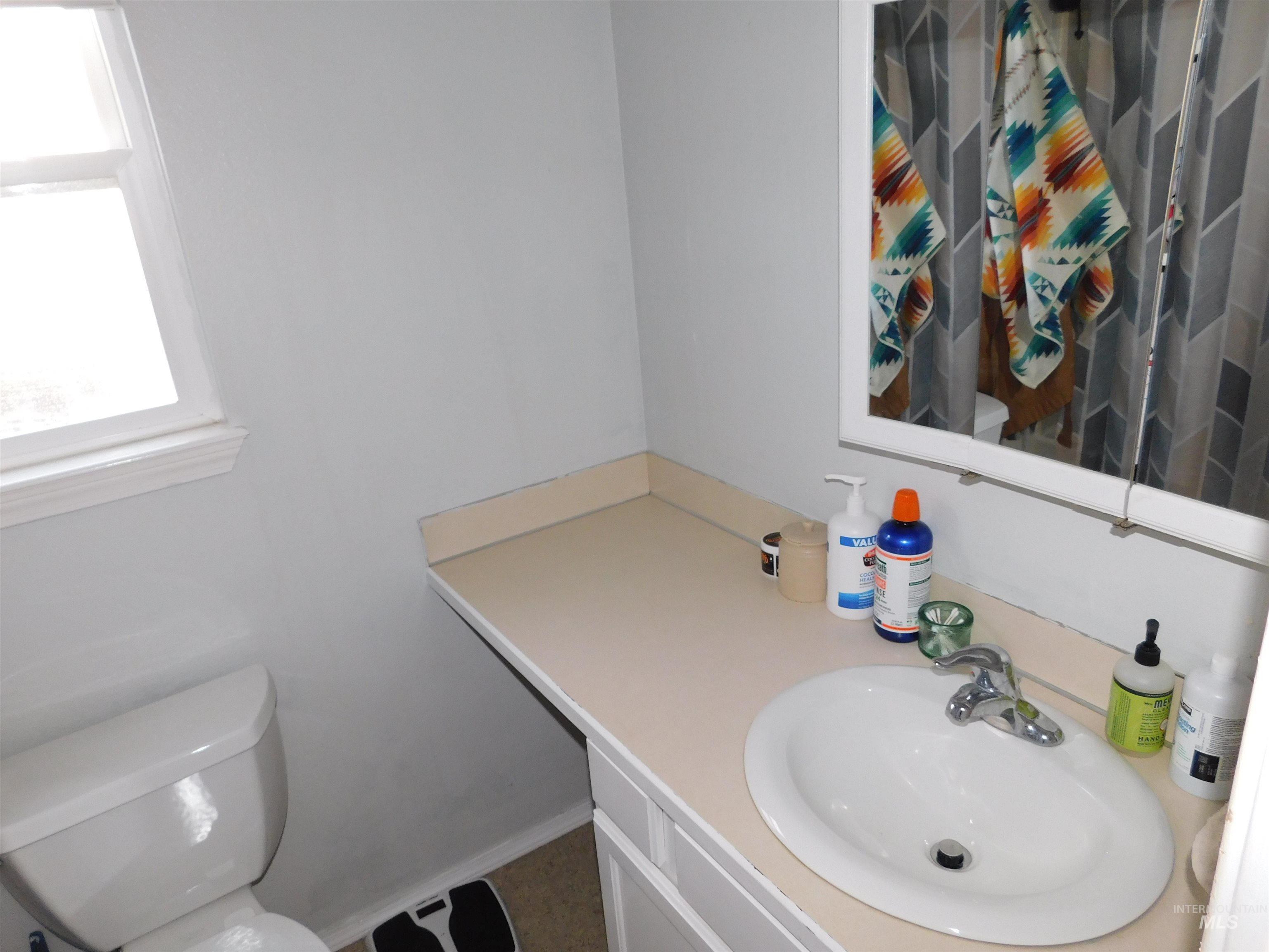 1416 Sunflower Court, Nampa, Idaho 83686, 3 Bedrooms, 2 Bathrooms, Residential For Sale, Price $340,000,MLS 98971646