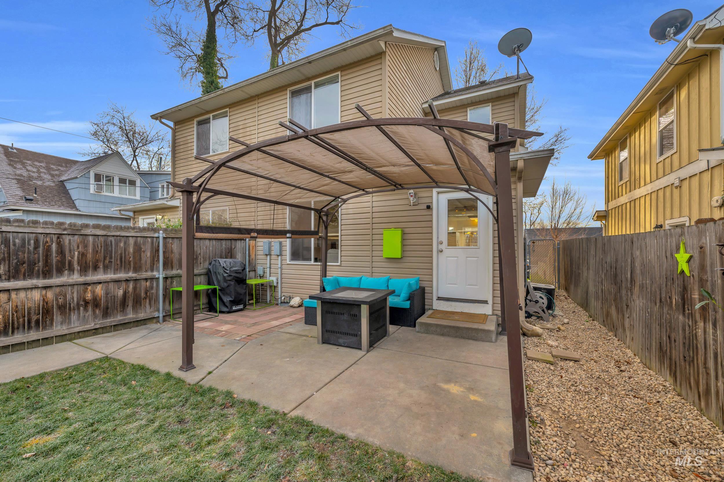 2712 & 2714 Madison, Boise, Idaho 83702, 2 Bedrooms, 1.5 Bathrooms, Residential Income For Sale, Price $655,000,MLS 98971648