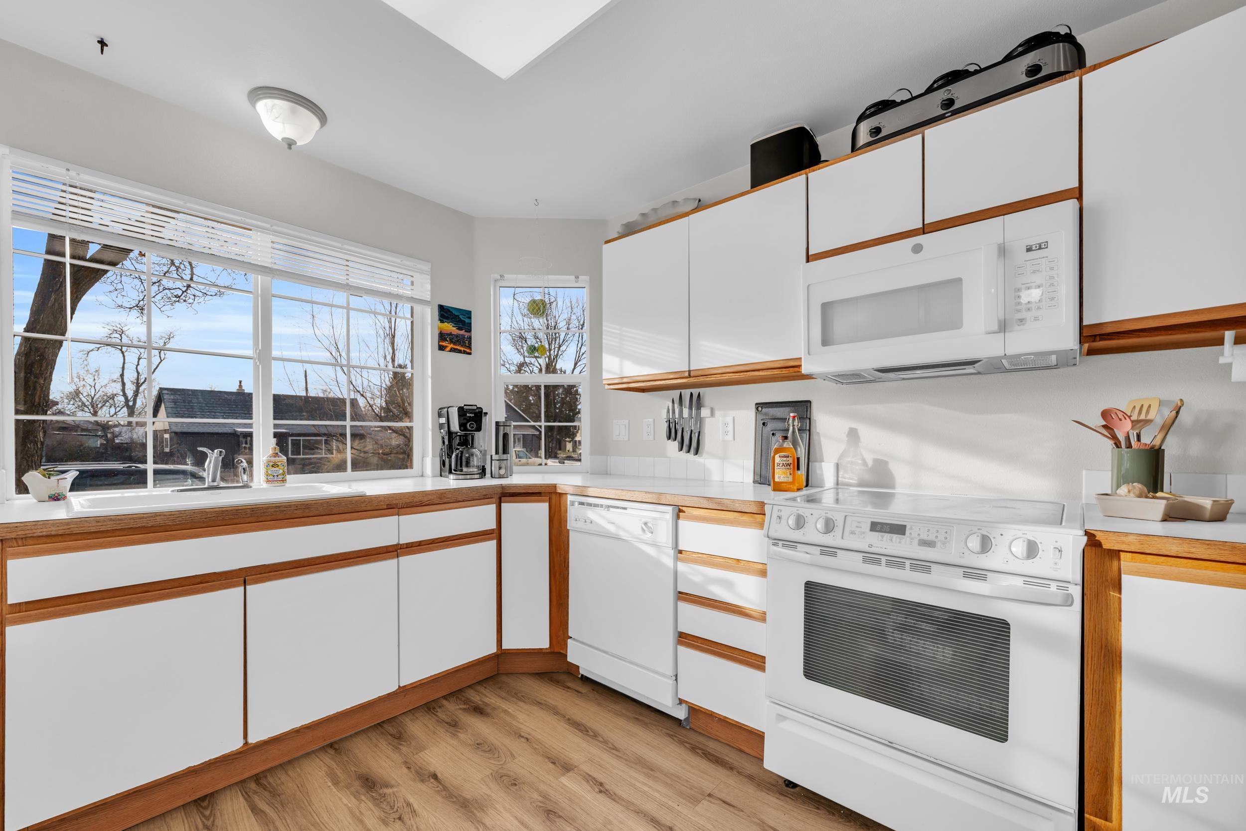 2712 & 2714 Madison, Boise, Idaho 83702, 2 Bedrooms, 1.5 Bathrooms, Residential Income For Sale, Price $655,000,MLS 98971648