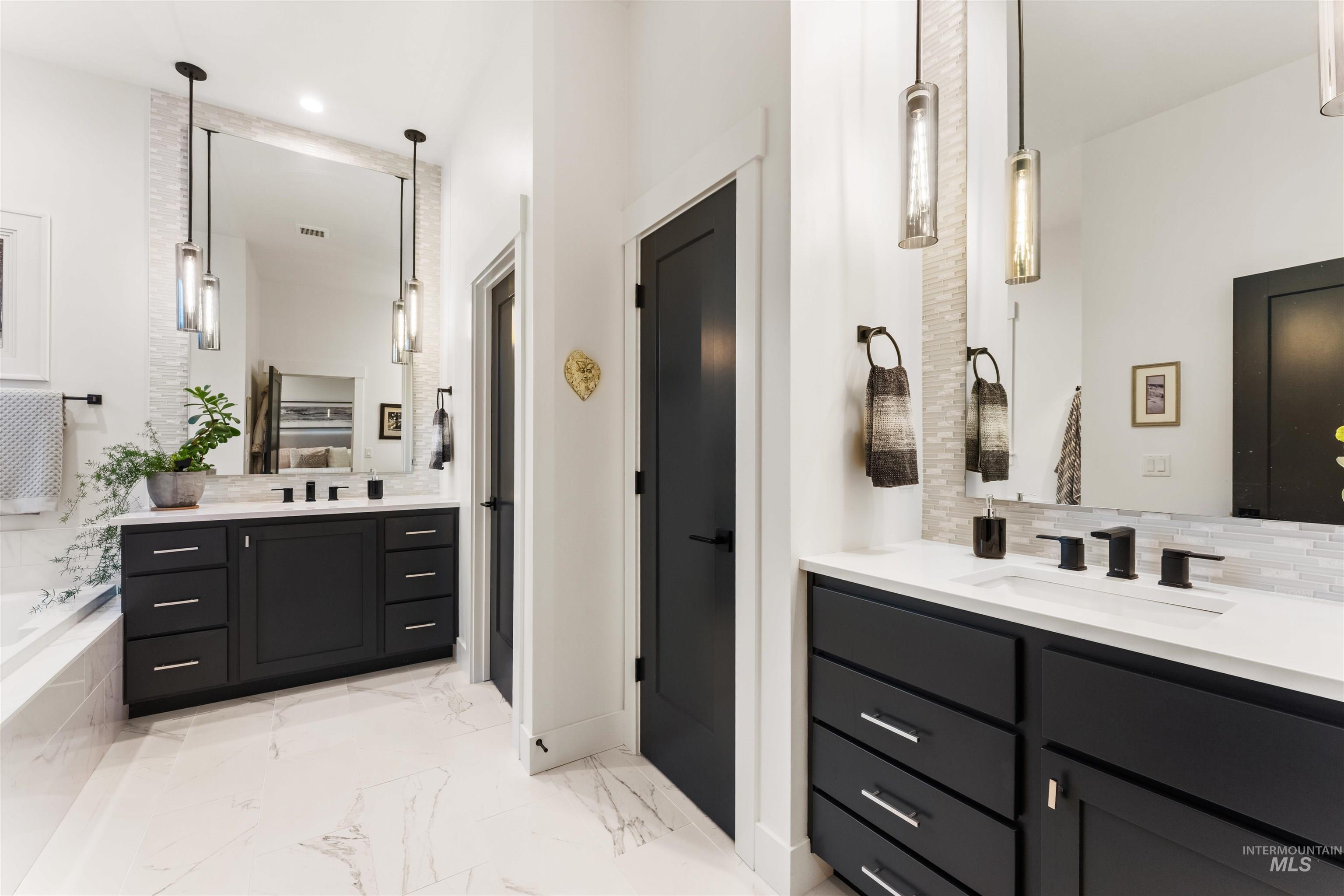 3941 S Daybreak Pl, Meridian, Idaho 83642, 4 Bedrooms, 3 Bathrooms, Residential For Sale, Price $987,000,MLS 98971650