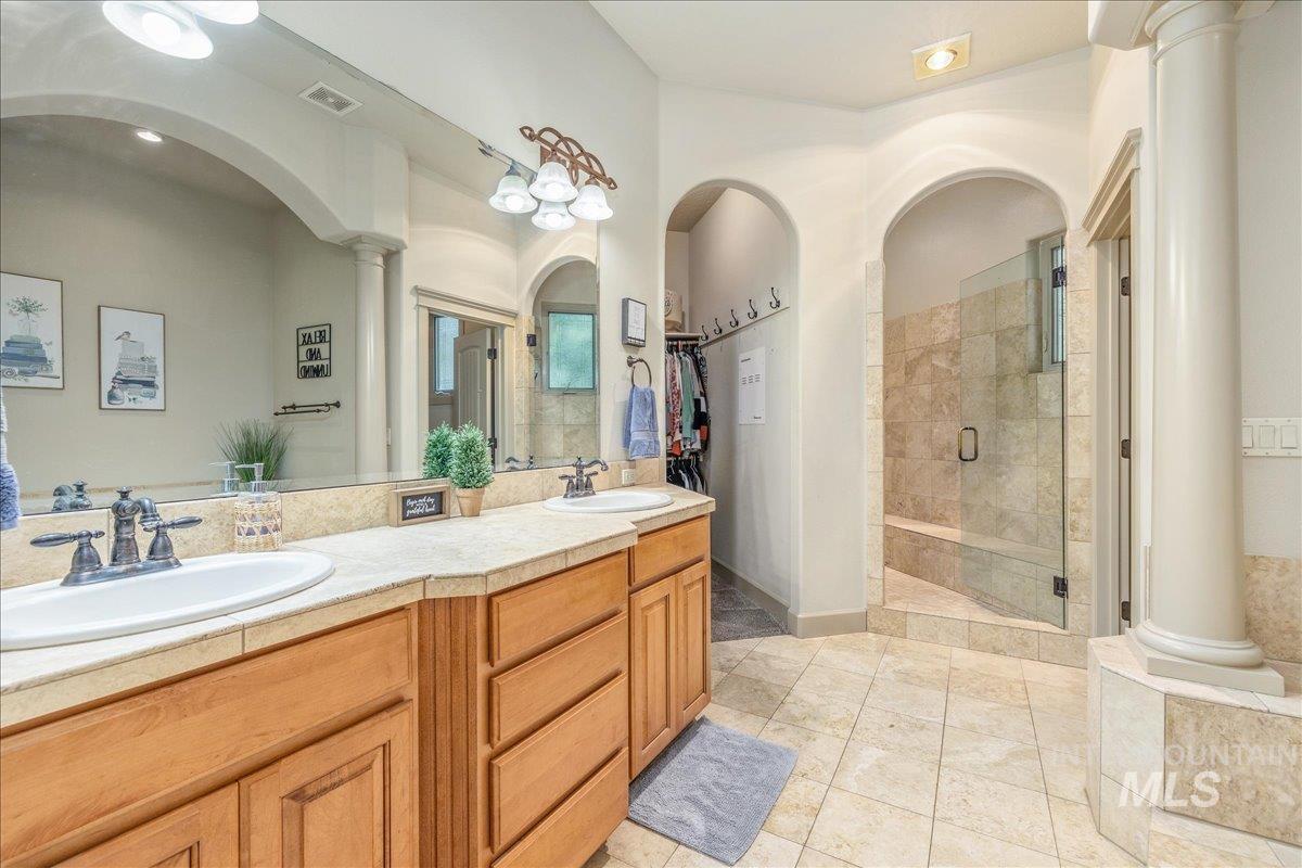 4125 S Nickel Creek Pl, Meridian, Idaho 83642-2588, 5 Bedrooms, 3.5 Bathrooms, Residential For Sale, Price $1,450,000,MLS 98971651