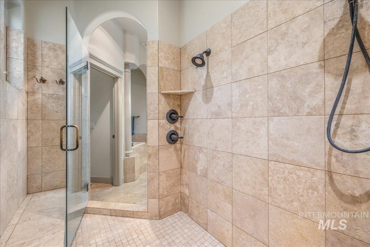 4125 S Nickel Creek Pl, Meridian, Idaho 83642-2588, 5 Bedrooms, 3.5 Bathrooms, Residential For Sale, Price $1,450,000,MLS 98971651