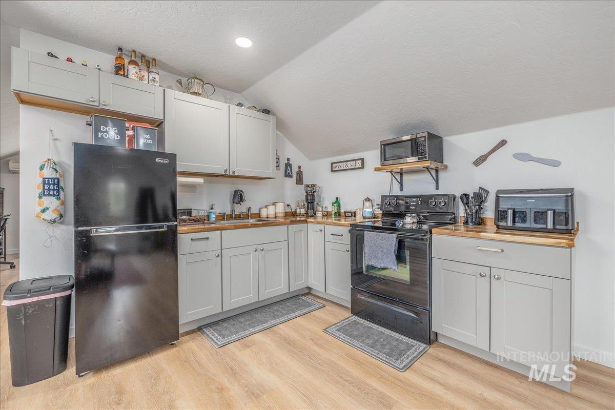 4125 S Nickel Creek Pl, Meridian, Idaho 83642-2588, 5 Bedrooms, 3.5 Bathrooms, Residential For Sale, Price $1,450,000,MLS 98971651