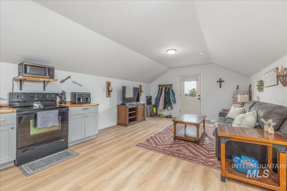 4125 S Nickel Creek Pl, Meridian, Idaho 83642-2588, 5 Bedrooms, 3.5 Bathrooms, Residential For Sale, Price $1,450,000,MLS 98971651