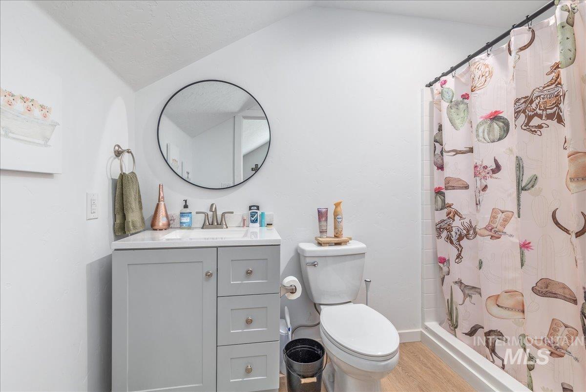 4125 S Nickel Creek Pl, Meridian, Idaho 83642-2588, 5 Bedrooms, 3.5 Bathrooms, Residential For Sale, Price $1,450,000,MLS 98971651