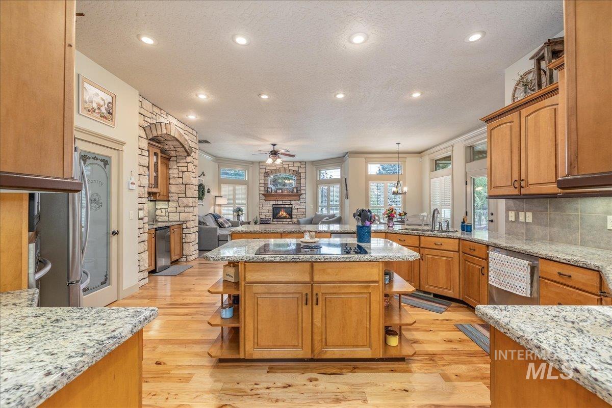 4125 S Nickel Creek Pl, Meridian, Idaho 83642-2588, 5 Bedrooms, 3.5 Bathrooms, Residential For Sale, Price $1,450,000,MLS 98971651