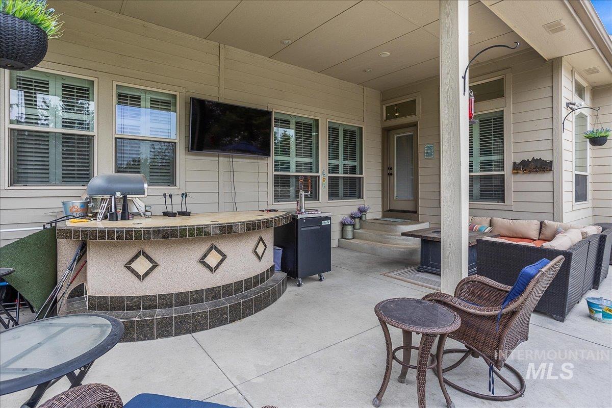 4125 S Nickel Creek Pl, Meridian, Idaho 83642-2588, 5 Bedrooms, 3.5 Bathrooms, Residential For Sale, Price $1,450,000,MLS 98971651