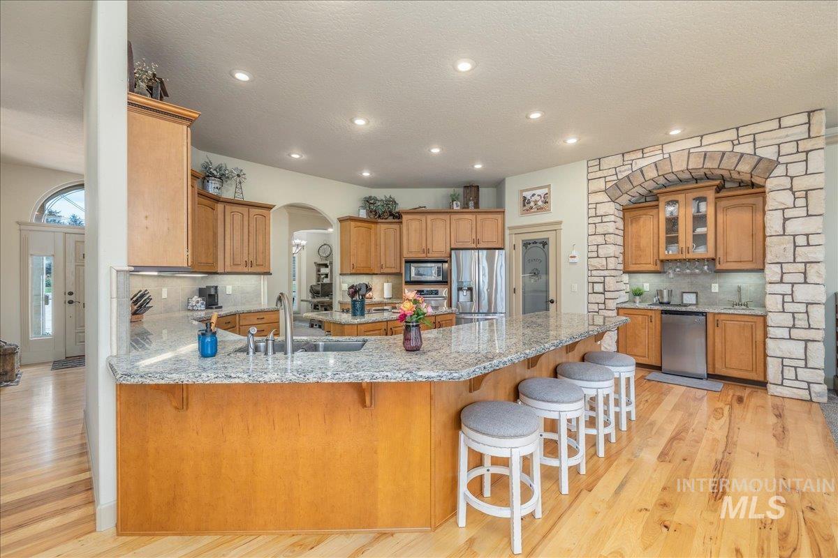 4125 S Nickel Creek Pl, Meridian, Idaho 83642-2588, 5 Bedrooms, 3.5 Bathrooms, Residential For Sale, Price $1,450,000,MLS 98971651