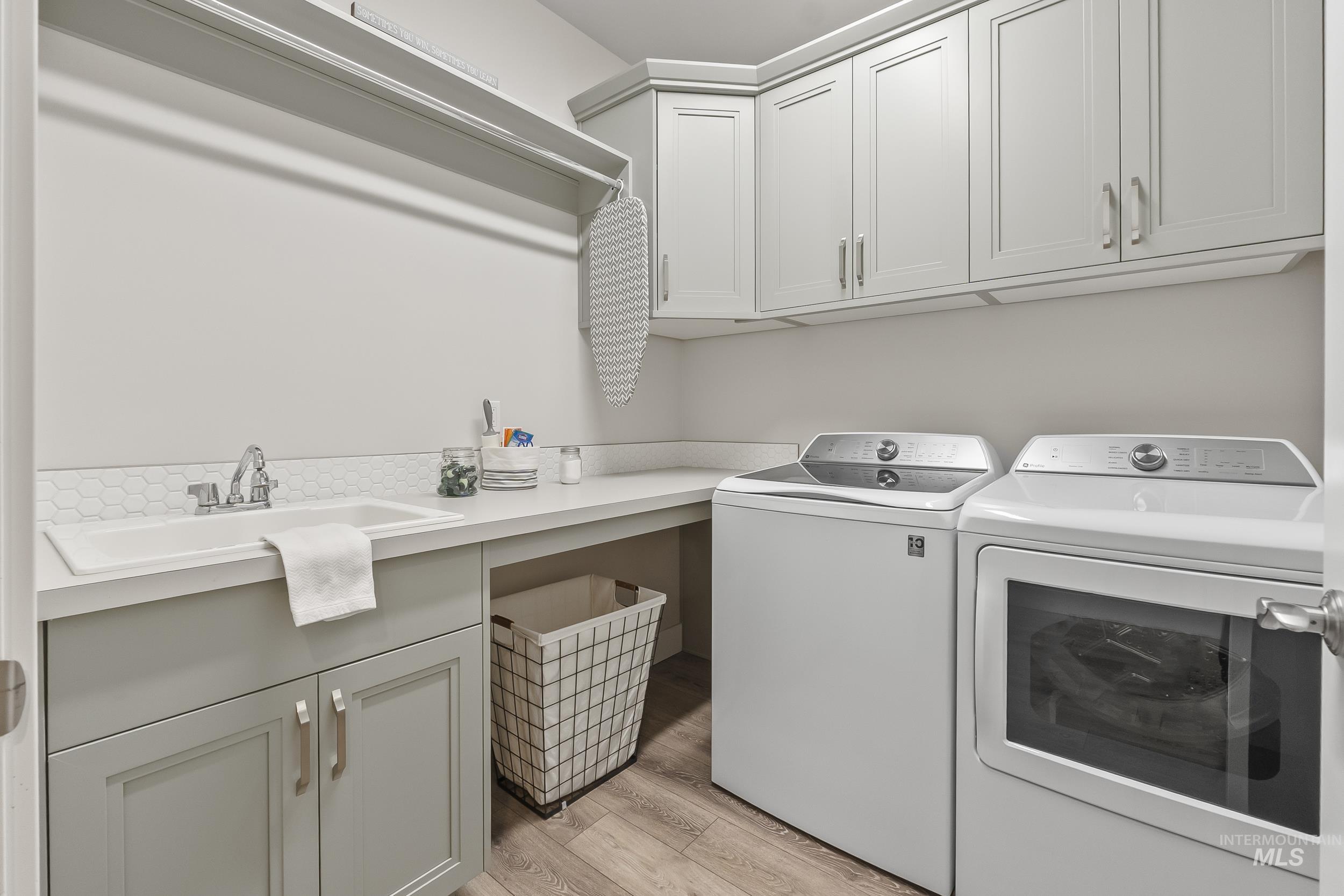 22225 Aura Vista, Caldwell, Idaho 83607, 4 Bedrooms, 3.5 Bathrooms, Residential For Sale, Price $1,039,000,MLS 98971652