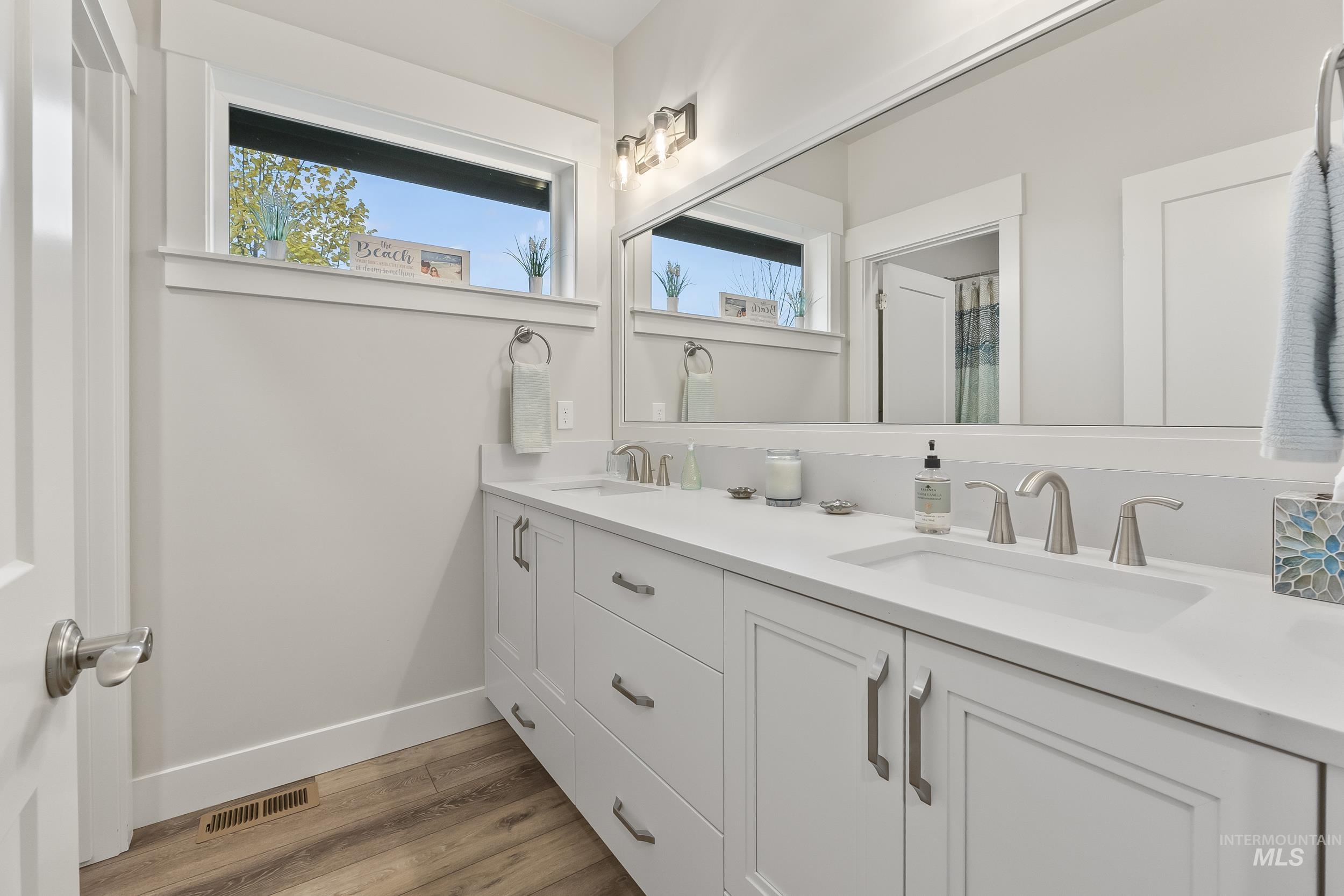 22225 Aura Vista, Caldwell, Idaho 83607, 4 Bedrooms, 3.5 Bathrooms, Residential For Sale, Price $1,039,000,MLS 98971652