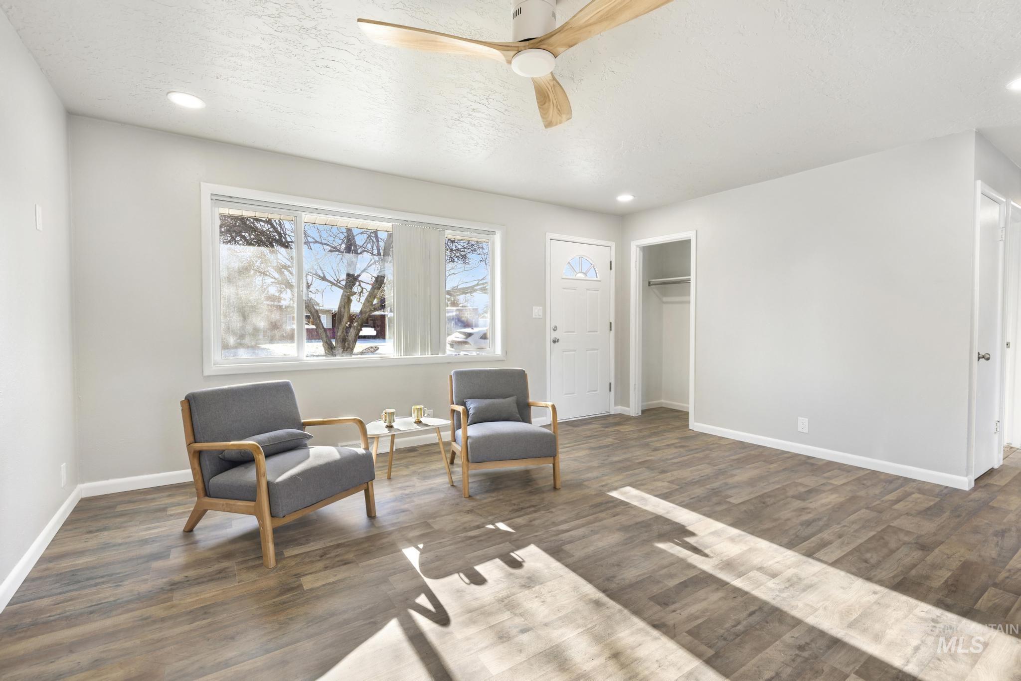 799 Northview, Twin Falls, Idaho 83301, 3 Bedrooms, 1 Bathroom, Residential Income For Sale, Price $385,000,MLS 98971654