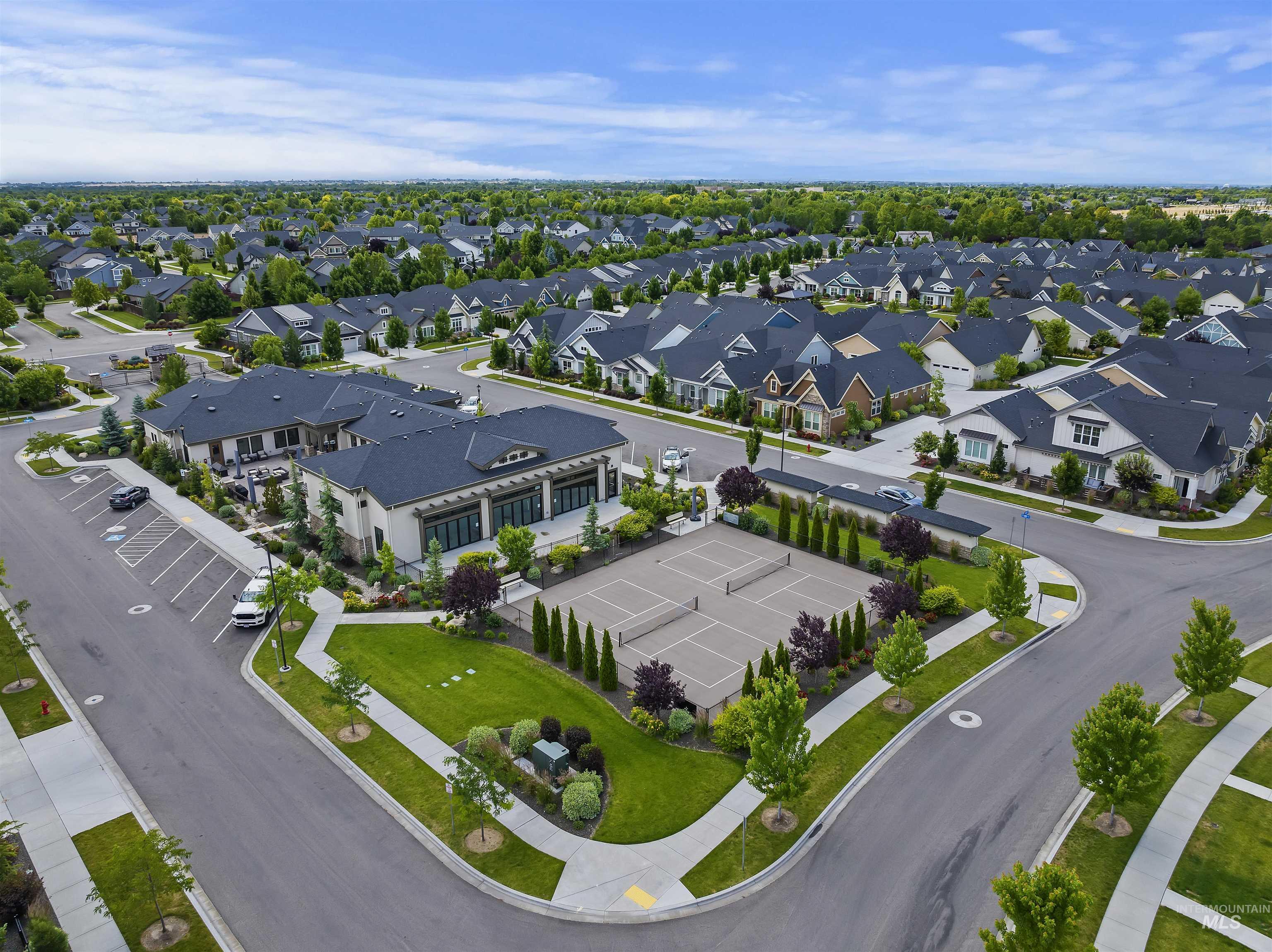 6164 N Winward Ln, Meridian, Idaho 83646, 1 Bedroom, 1.5 Bathrooms, Residential For Sale, Price $450,000,MLS 98971655