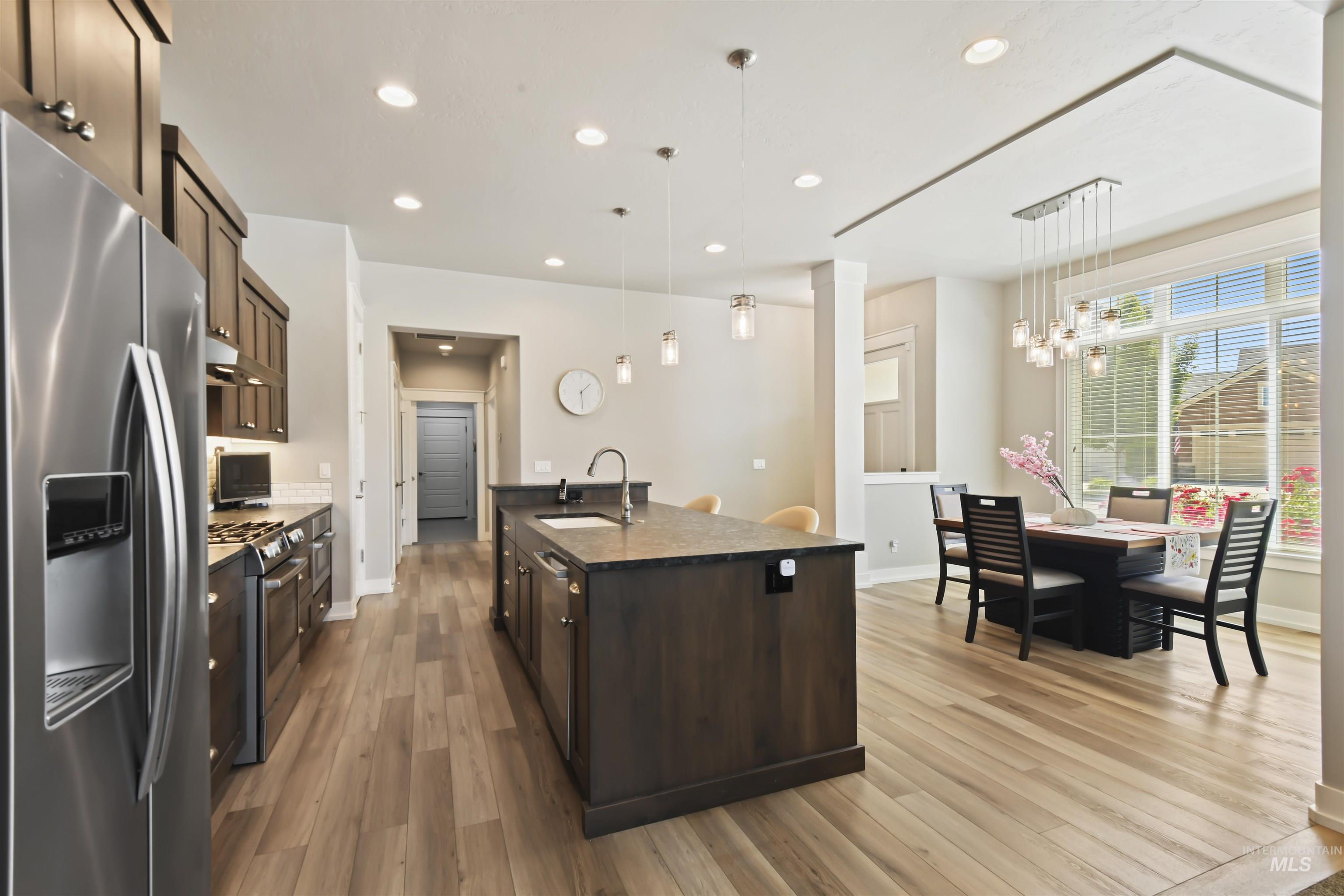 6164 N Winward Ln, Meridian, Idaho 83646, 1 Bedroom, 1.5 Bathrooms, Residential For Sale, Price $450,000,MLS 98971655