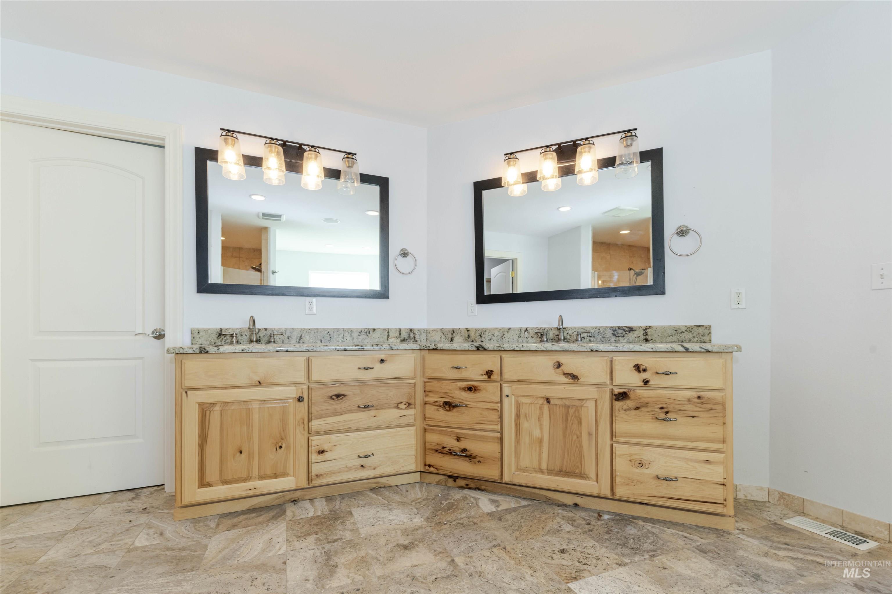 7591 Pheasant Chase Drive, Lewiston, Idaho 83501, 3 Bedrooms, 3 Bathrooms, Residential For Sale, Price $745,000,MLS 98971656