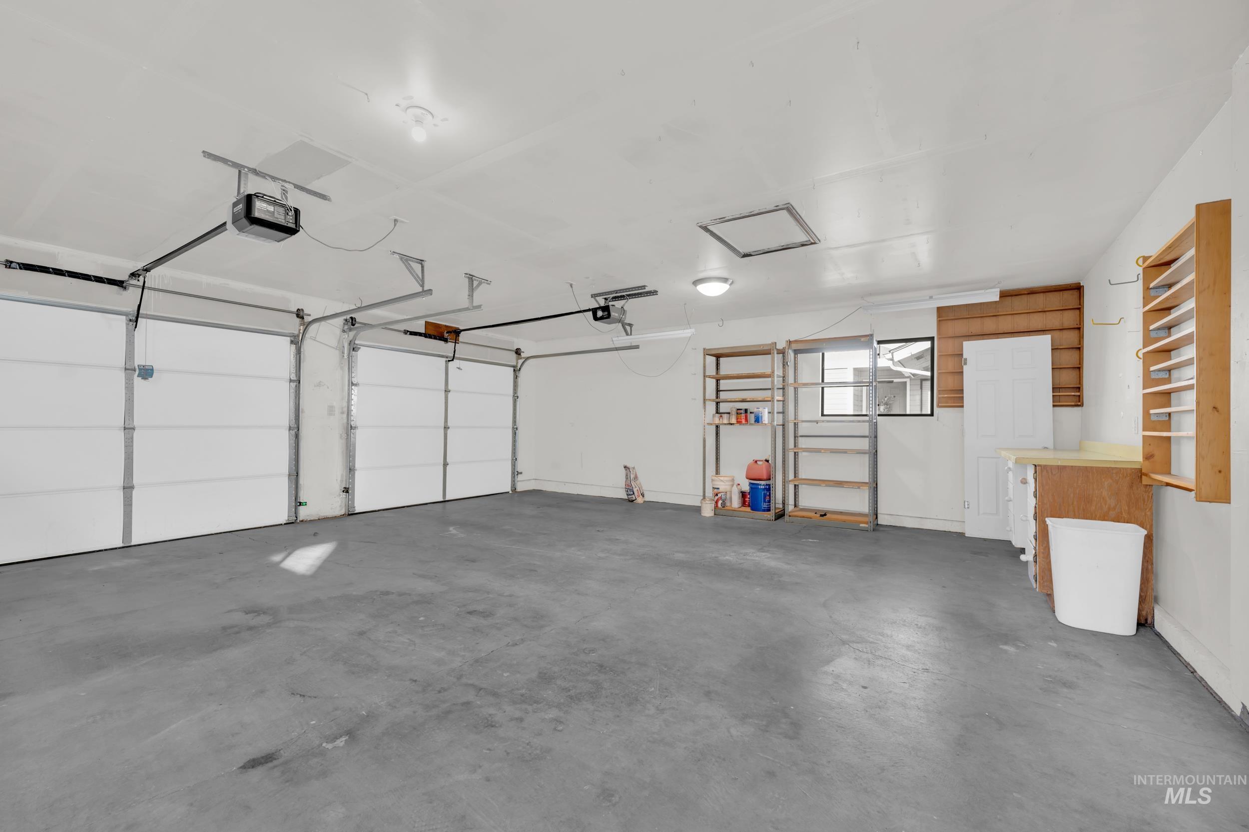 7860 W Pomona St, Boise, Idaho 83704, 2 Bedrooms, 2 Bathrooms, Residential For Sale, Price $355,000,MLS 98971657