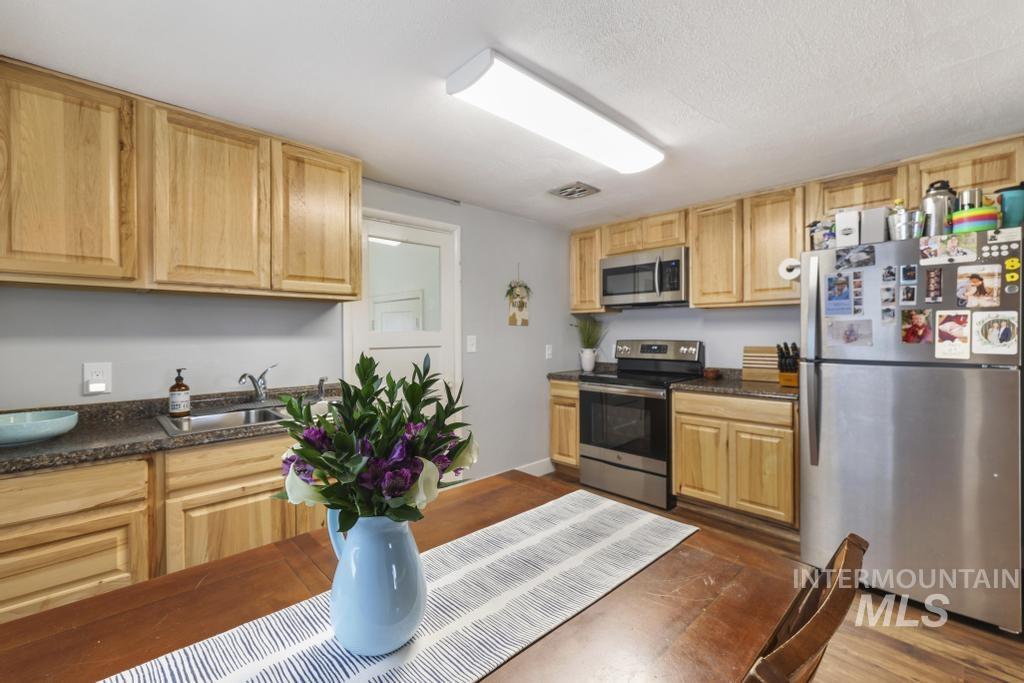 1408 S 600 W, Oakley, Idaho 83346, 2 Bedrooms, 1 Bathroom, Residential For Sale, Price $255,000,MLS 98971658