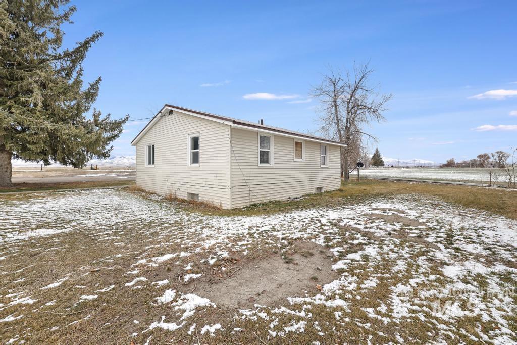 1408 S 600 W, Oakley, Idaho 83346, 2 Bedrooms, 1 Bathroom, Residential For Sale, Price $255,000,MLS 98971658