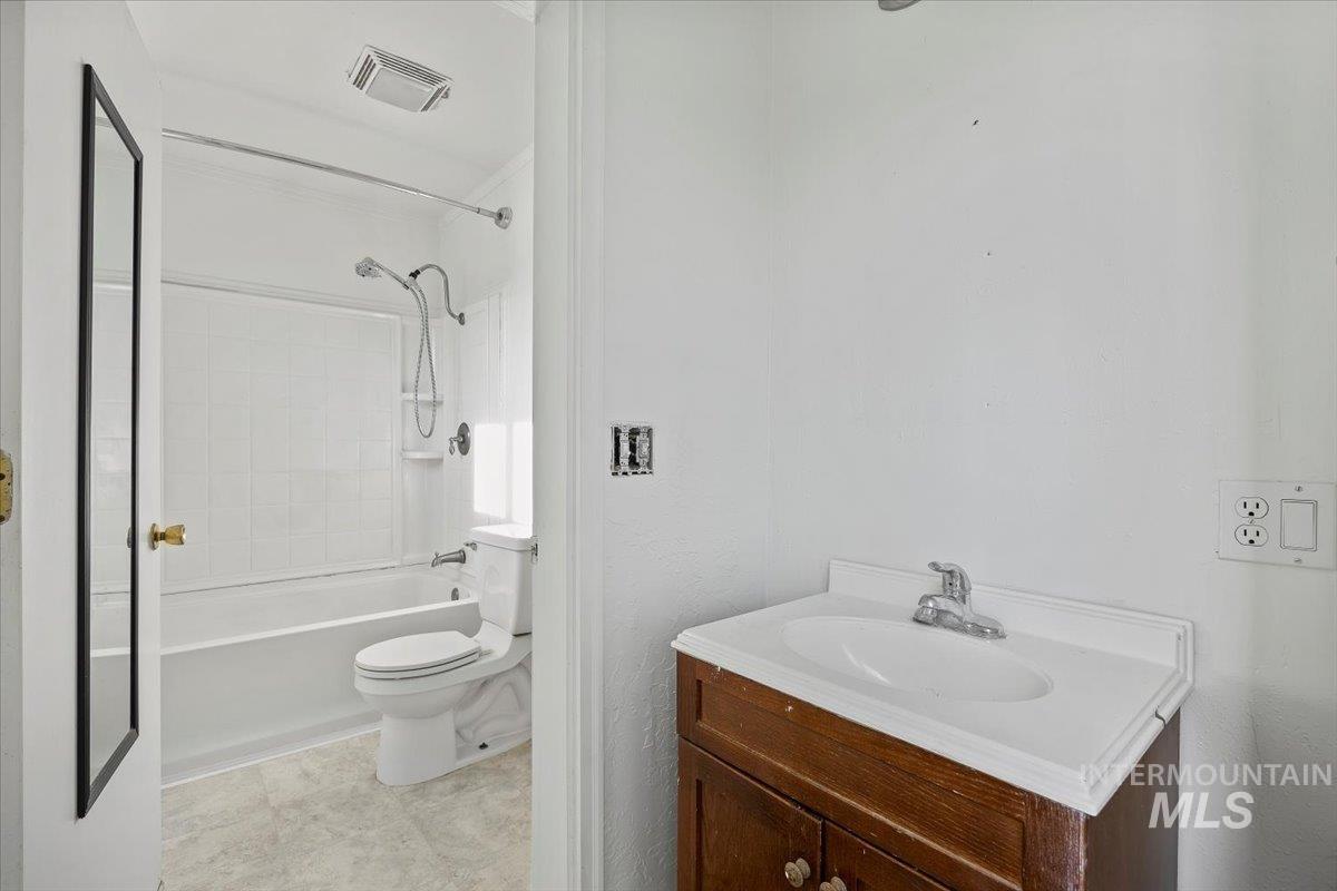 363 Glacier, Jerome, Idaho 83338, 4 Bedrooms, 2 Bathrooms, Residential For Sale, Price $289,000,MLS 98971665