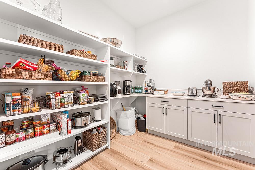 6284 Salmon Falls, Star, Idaho 83669, 4 Bedrooms, 3 Bathrooms, Residential For Sale, Price $1,475,000,MLS 98971668