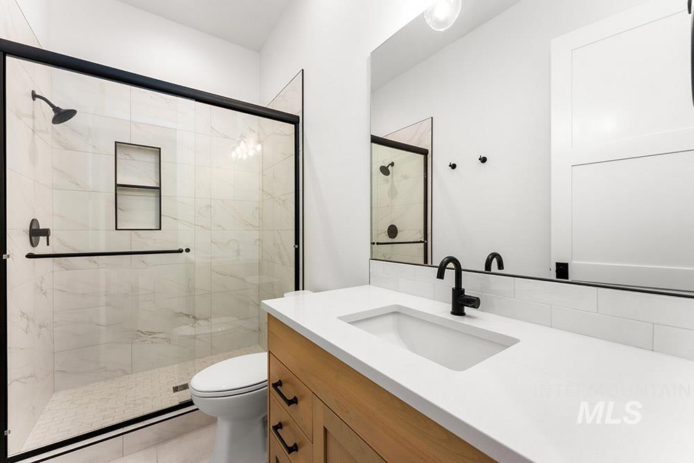 6284 Salmon Falls, Star, Idaho 83669, 4 Bedrooms, 3 Bathrooms, Residential For Sale, Price $1,475,000,MLS 98971668