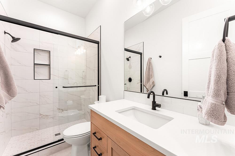 6284 Salmon Falls, Star, Idaho 83669, 4 Bedrooms, 3 Bathrooms, Residential For Sale, Price $1,475,000,MLS 98971668