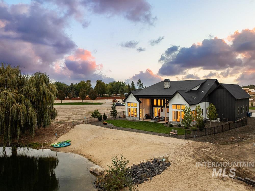 6284 Salmon Falls, Star, Idaho 83669, 4 Bedrooms, 3 Bathrooms, Residential For Sale, Price $1,475,000,MLS 98971668