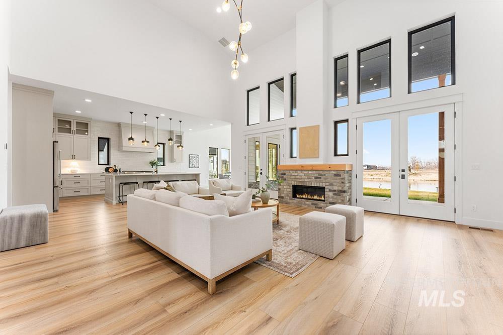 6284 Salmon Falls, Star, Idaho 83669, 4 Bedrooms, 3 Bathrooms, Residential For Sale, Price $1,475,000,MLS 98971668