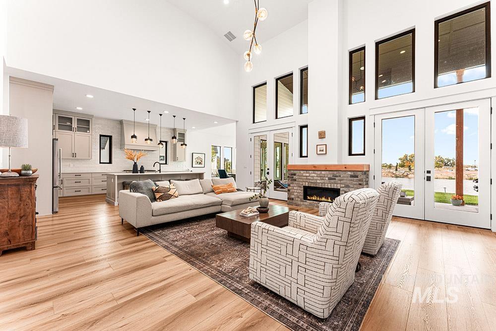 6284 Salmon Falls, Star, Idaho 83669, 4 Bedrooms, 3 Bathrooms, Residential For Sale, Price $1,475,000,MLS 98971668