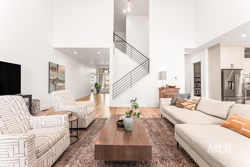 6284 Salmon Falls, Star, Idaho 83669, 4 Bedrooms, 3 Bathrooms, Residential For Sale, Price $1,475,000,MLS 98971668