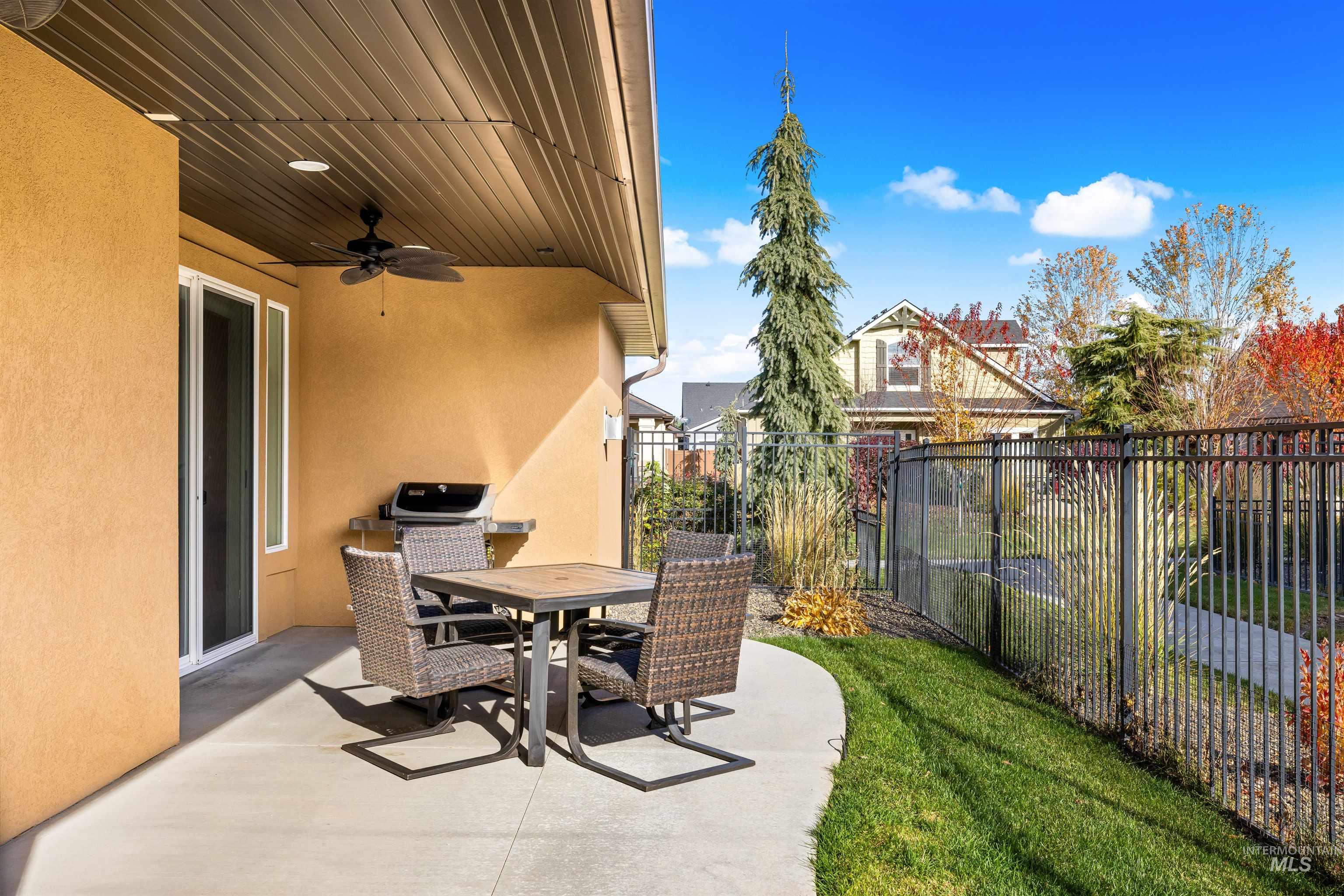 3318 N Park Crossing Ave, Meridian, Idaho 83646, 3 Bedrooms, 2 Bathrooms, Residential For Sale, Price $499,900,MLS 98971670