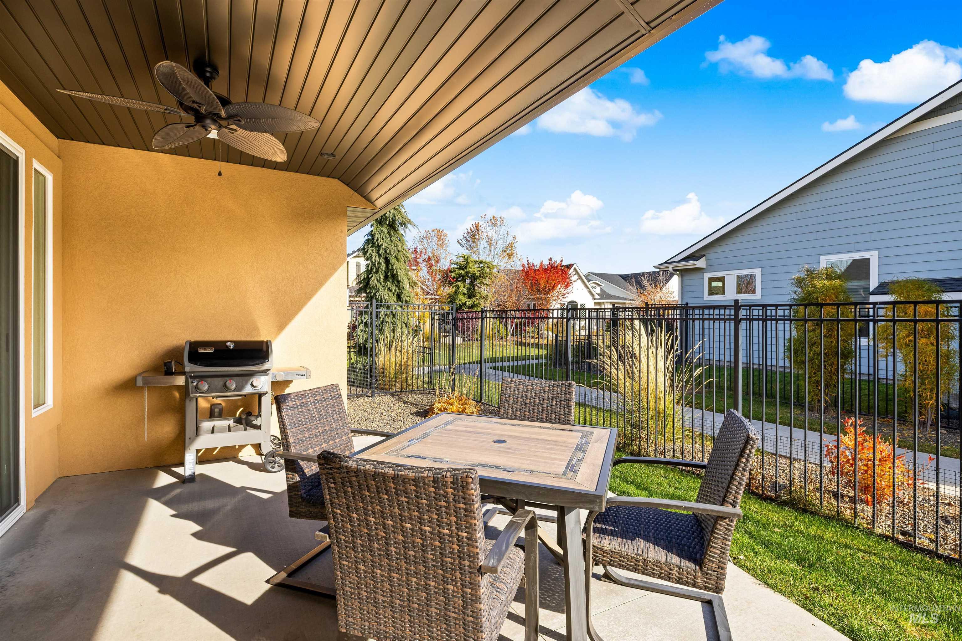 3318 N Park Crossing Ave, Meridian, Idaho 83646, 3 Bedrooms, 2 Bathrooms, Residential For Sale, Price $499,900,MLS 98971670