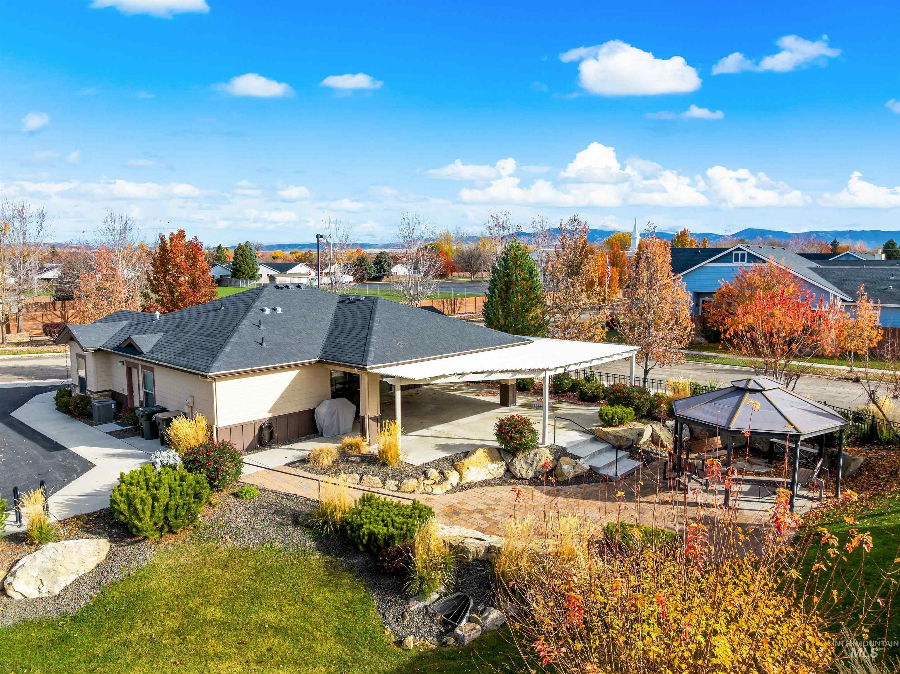 3318 N Park Crossing Ave, Meridian, Idaho 83646, 3 Bedrooms, 2 Bathrooms, Residential For Sale, Price $499,900, 98971670