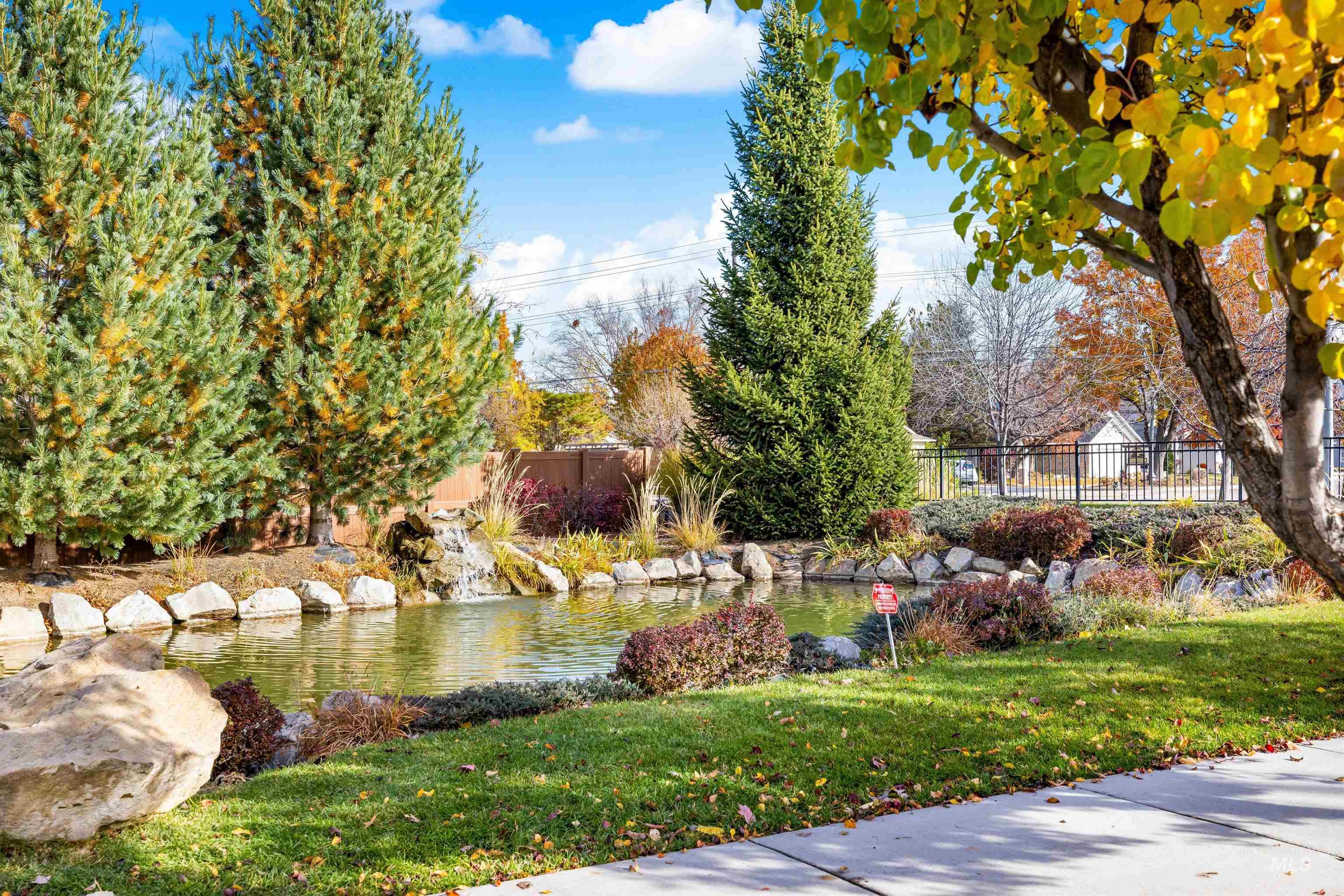 3318 N Park Crossing Ave, Meridian, Idaho 83646, 3 Bedrooms, 2 Bathrooms, Residential For Sale, Price $499,900, 98971670