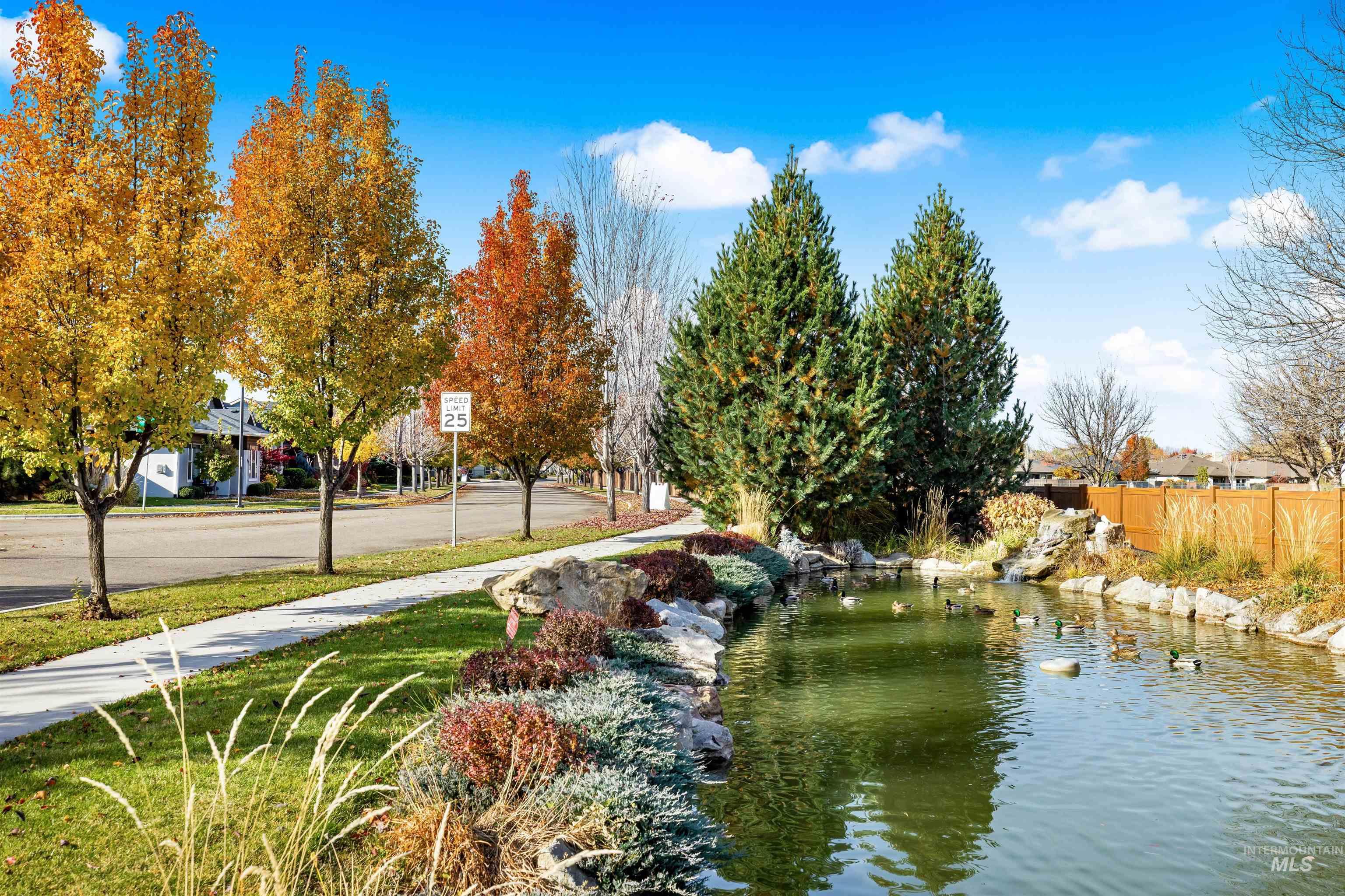 3318 N Park Crossing Ave, Meridian, Idaho 83646, 3 Bedrooms, 2 Bathrooms, Residential For Sale, Price $499,900,MLS 98971670