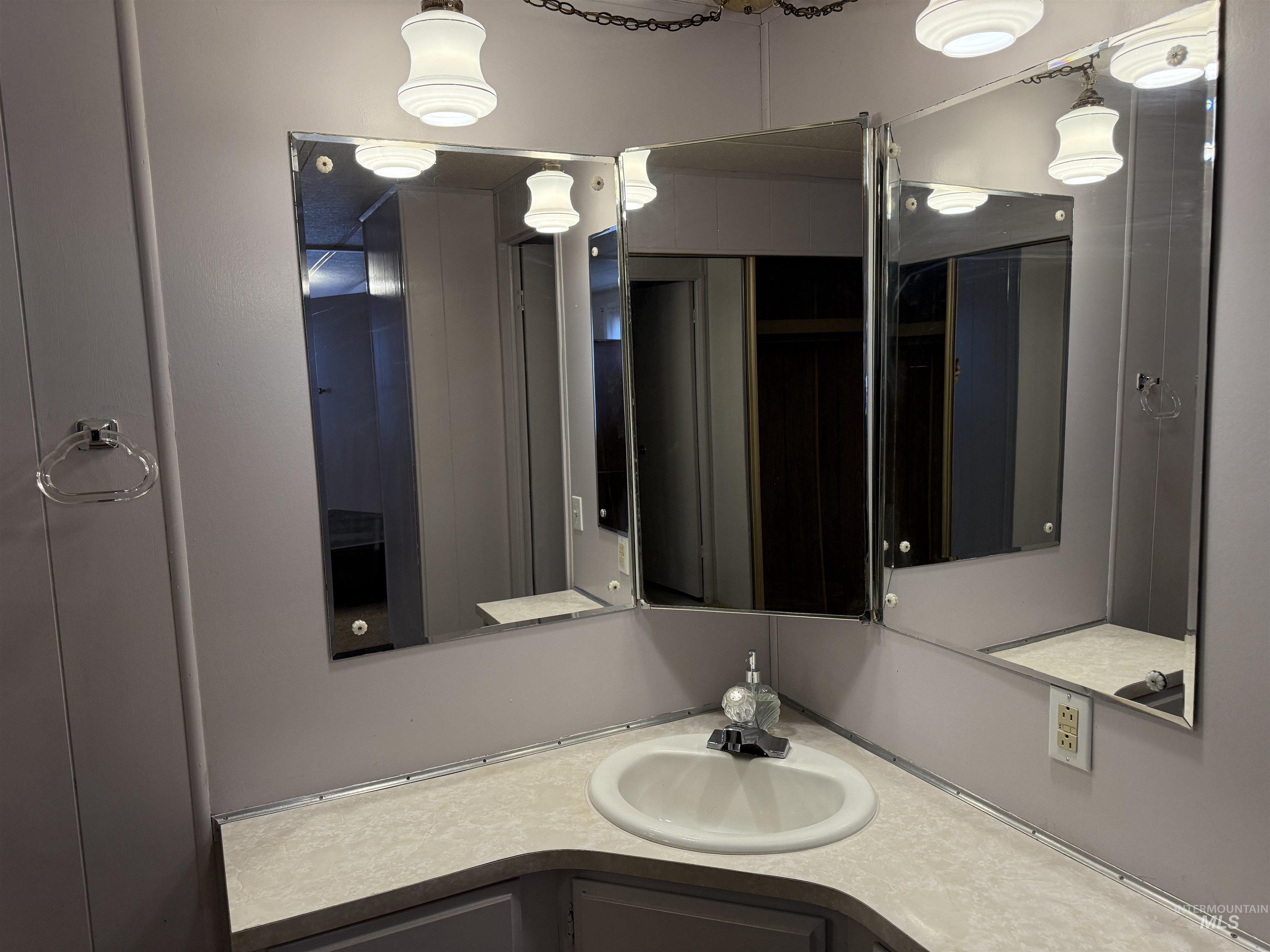 450 Pole Line Rd, Twin Falls, Idaho 83301, 2 Bedrooms, 2 Bathrooms, Residential For Sale, Price $59,000,MLS 98971671