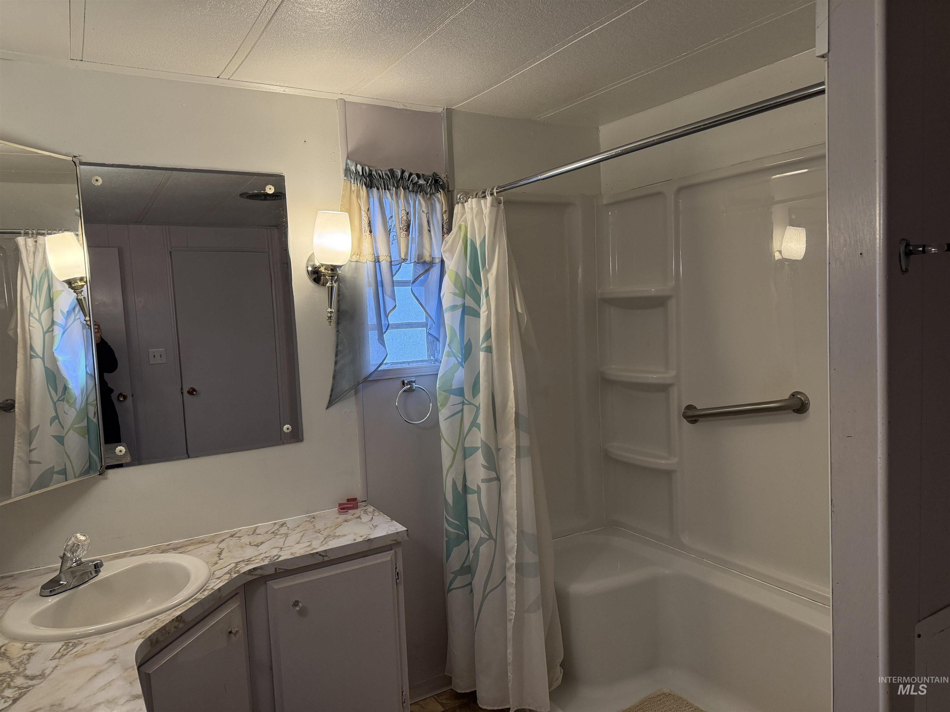 450 Pole Line Rd, Twin Falls, Idaho 83301, 2 Bedrooms, 2 Bathrooms, Residential For Sale, Price $59,000,MLS 98971671