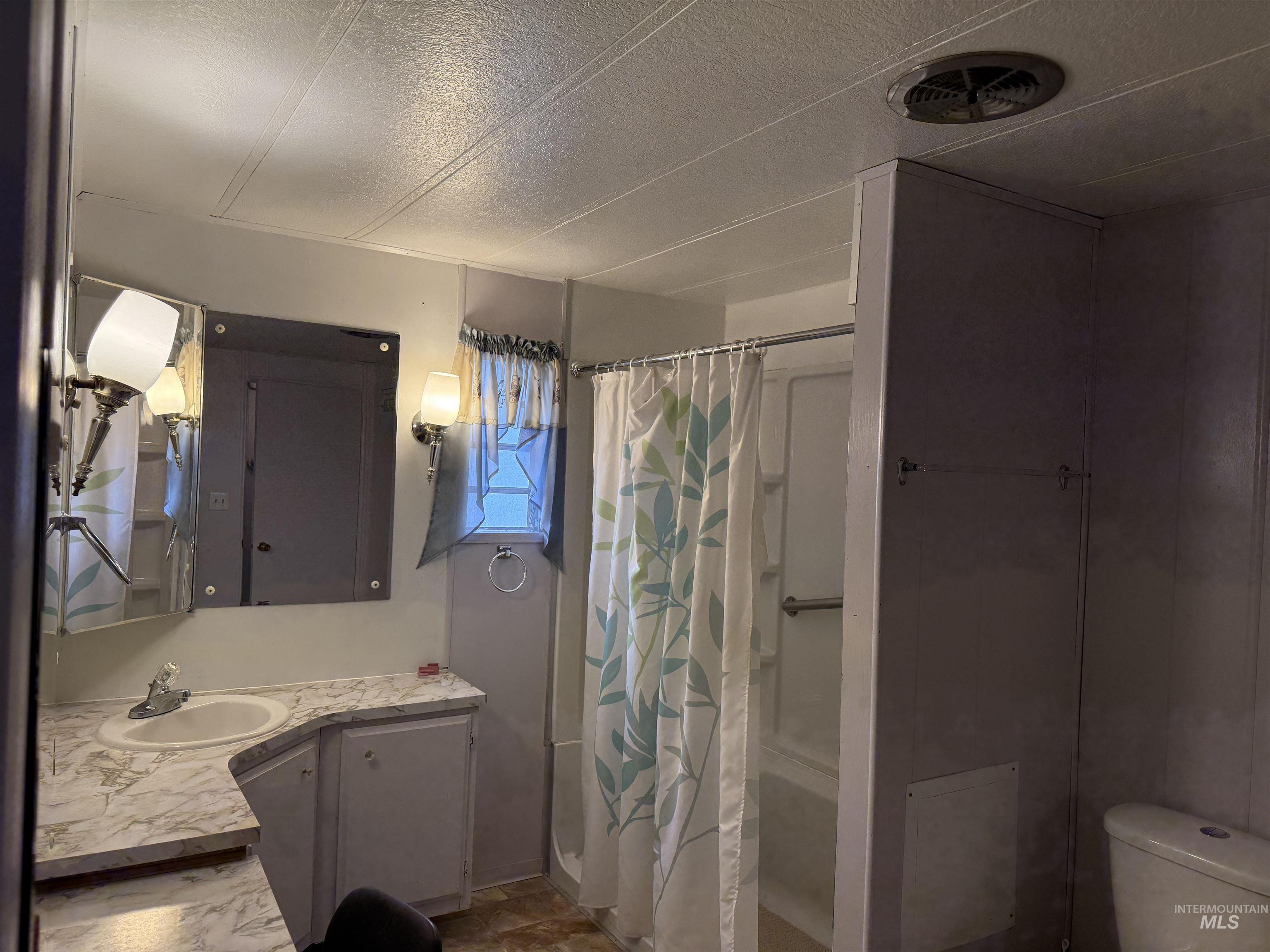 450 Pole Line Rd, Twin Falls, Idaho 83301, 2 Bedrooms, 2 Bathrooms, Residential For Sale, Price $59,000,MLS 98971671